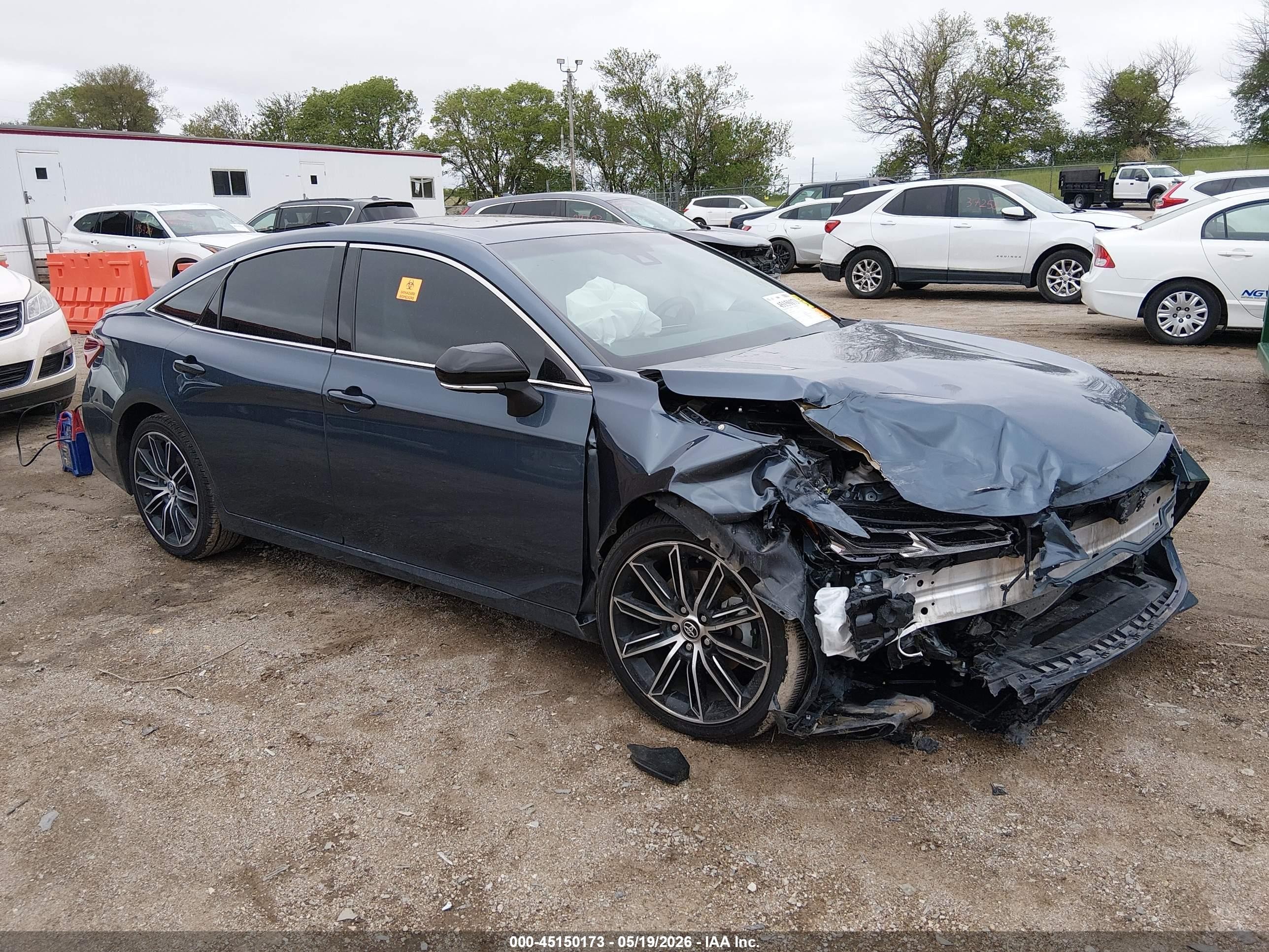 2019 Toyota Avalon Limited, VIN 4T1BZ1FB1KU008712 — Front end