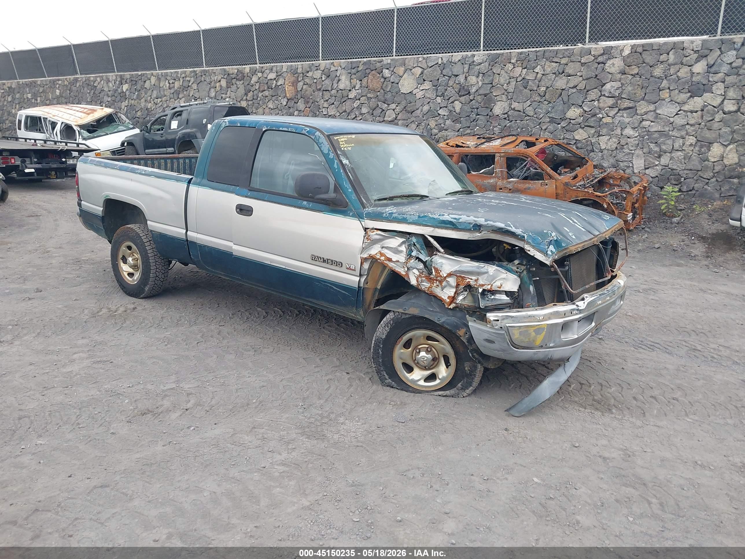 1998 Dodge 1500, VIN 1B7HF13Y8WJ194868 — Front end