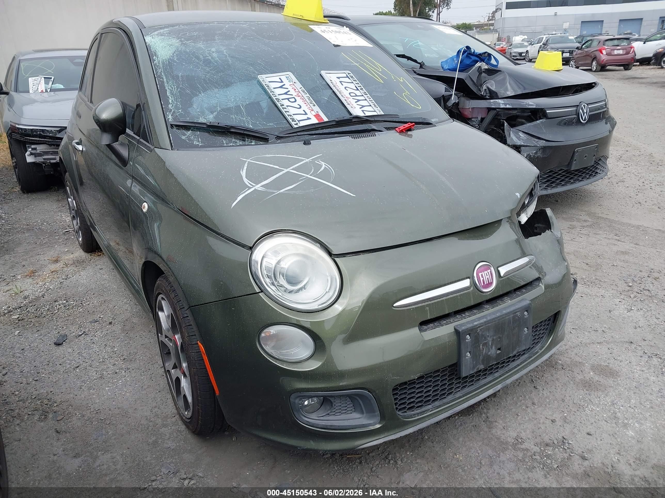2015 FIAT 500 Sport, VIN 3C3CFFBR1FT545604 — Front end