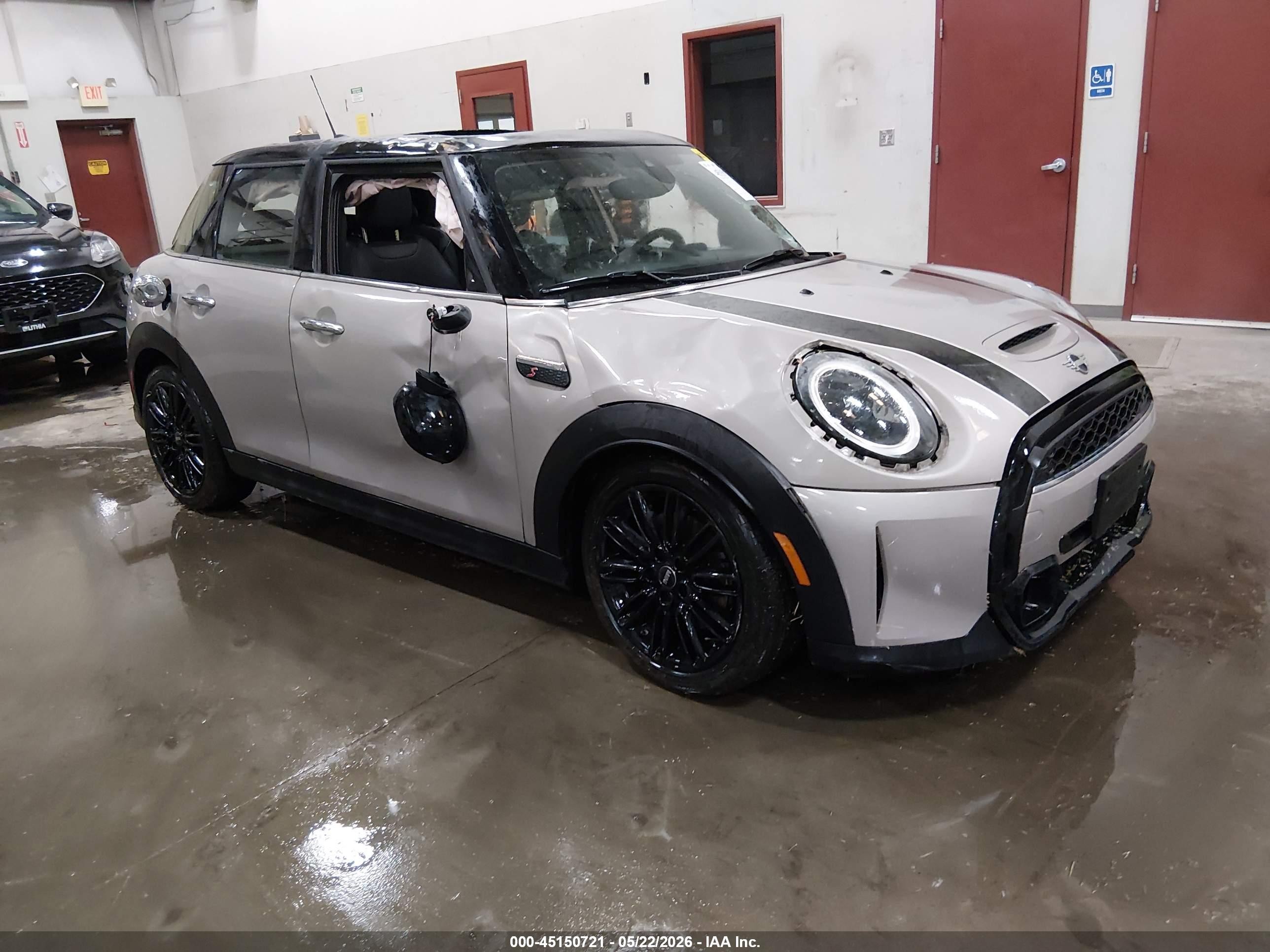 2022 MINI Hardtop 4 Door Cooper S, VIN WMW53DK05N2P82175 — Rollover