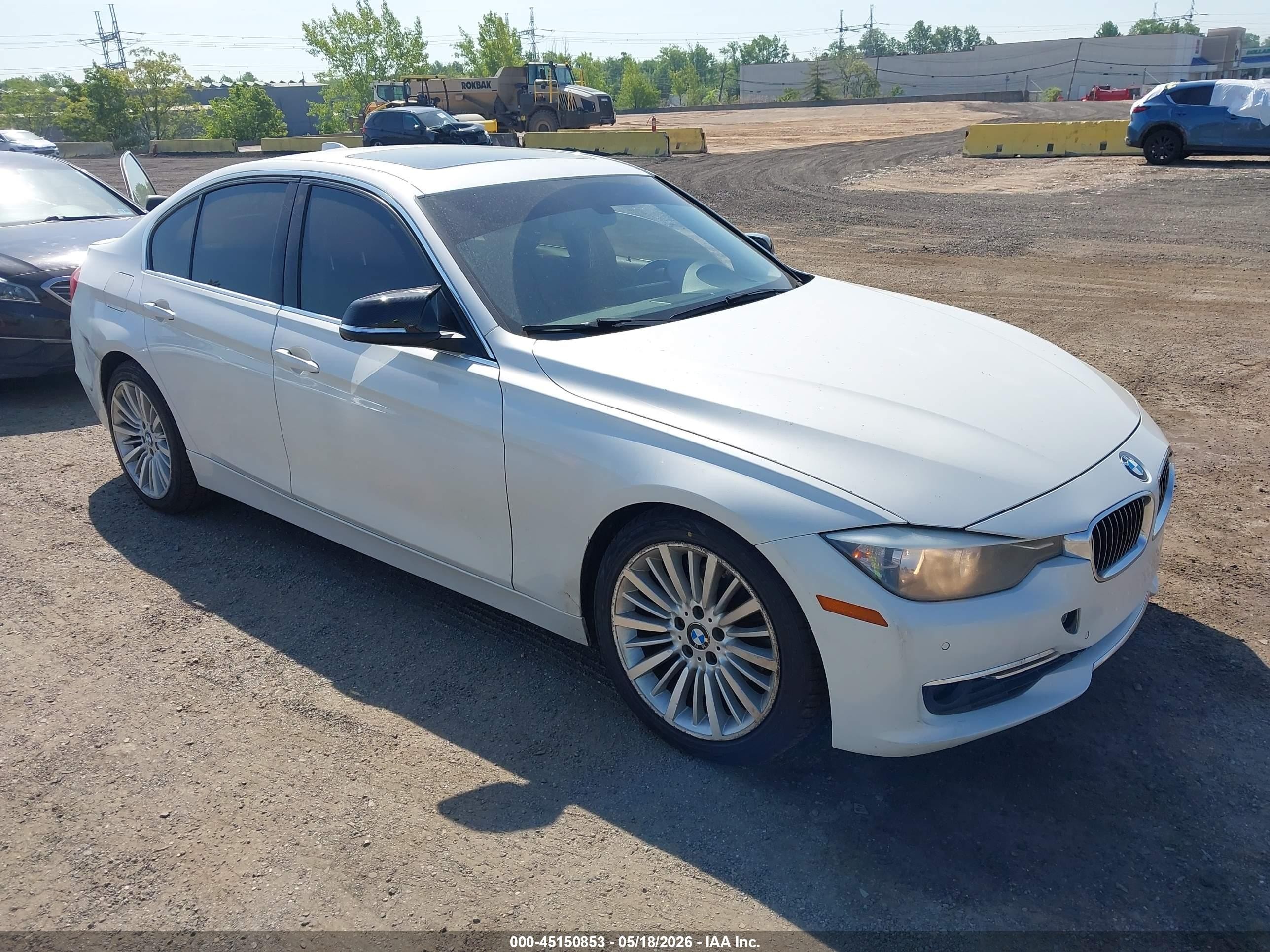 2014 BMW 3 Series 328i, VIN WBA3A5C54EP600143 — Normal wear
