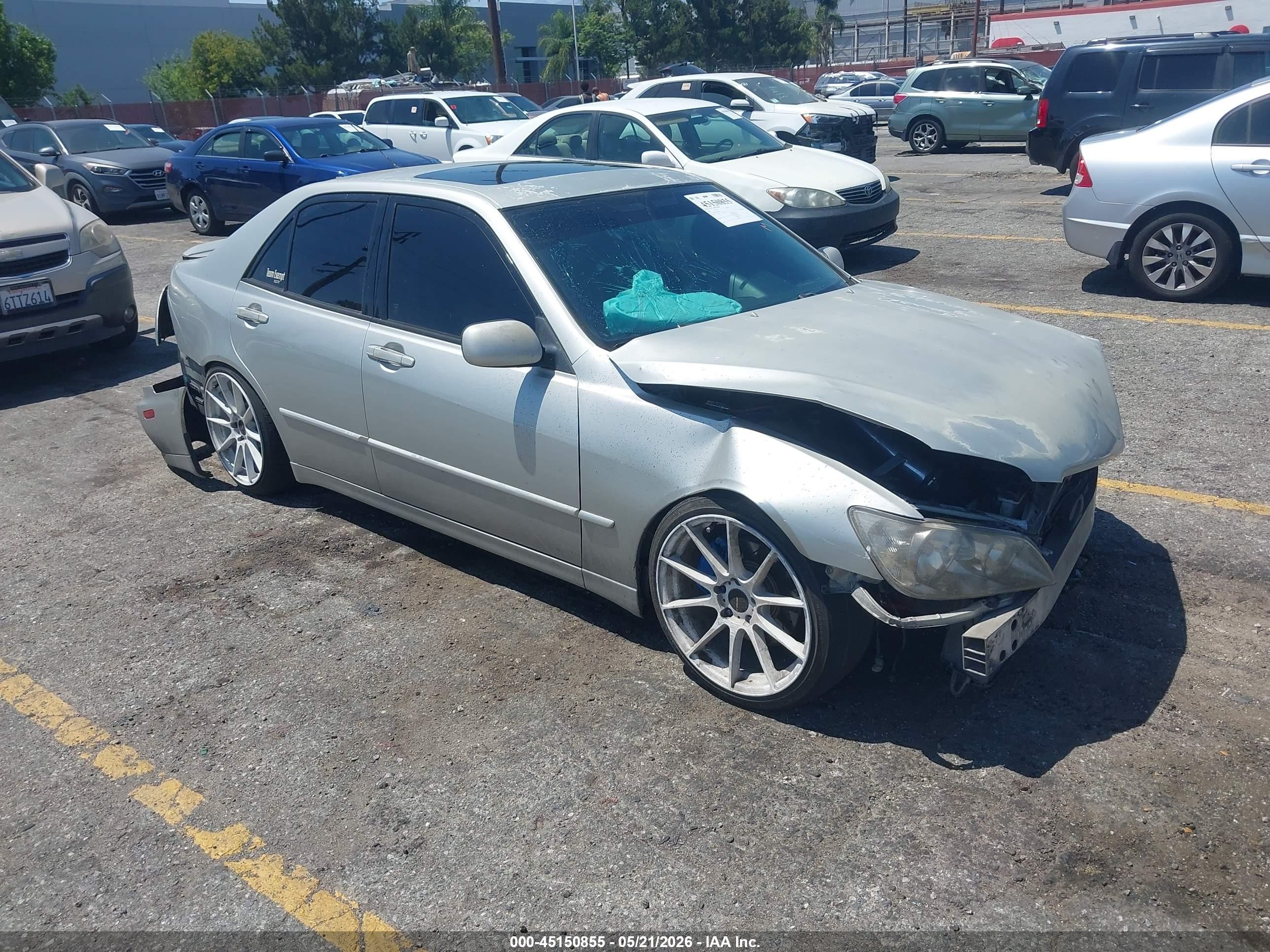 2003 Lexus IS 300/350, VIN JTHBD192230066107 — Перед