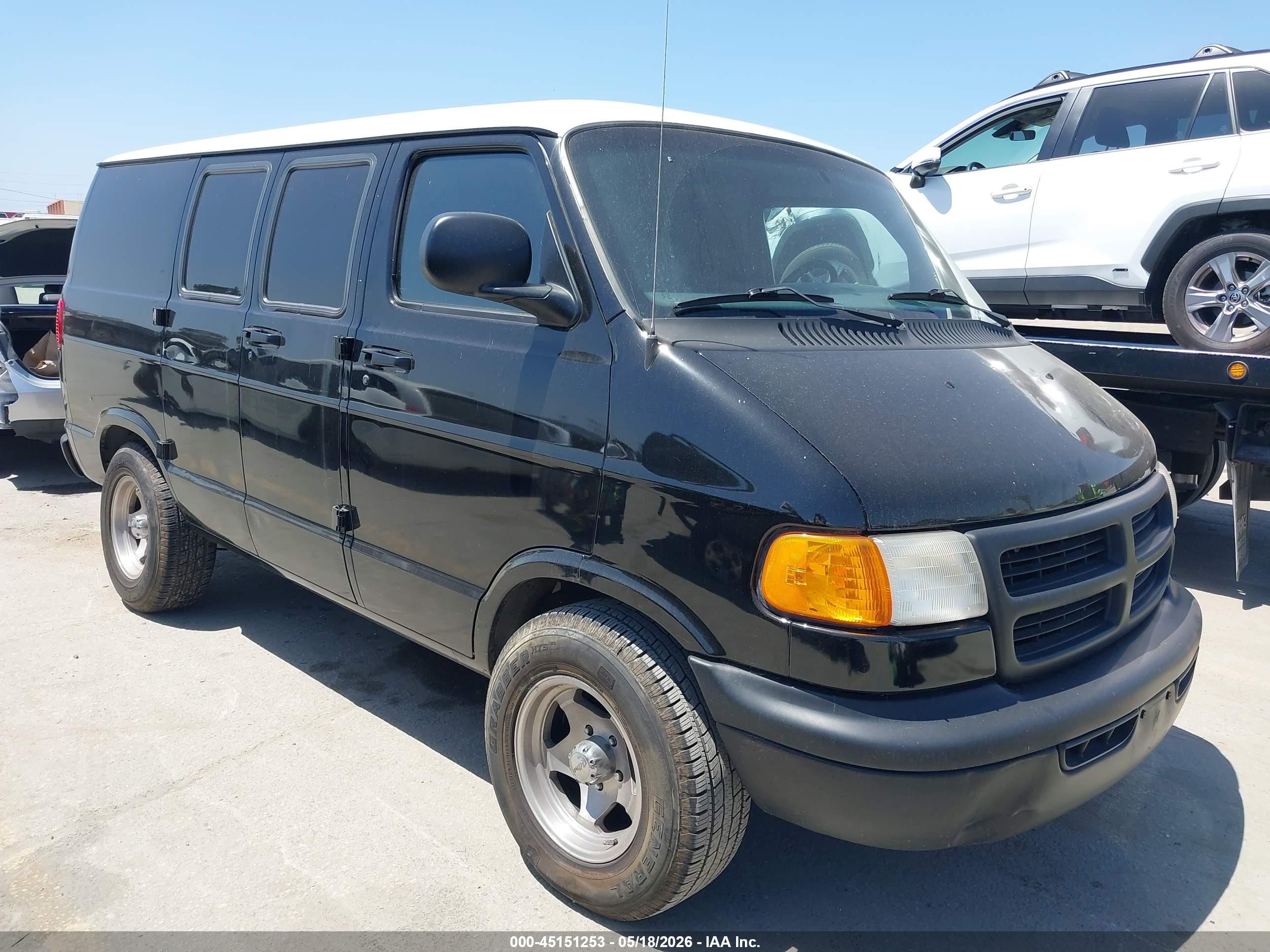 2000 Dodge Cargo, VIN 2B7HB11X1YK155780 — Зад
