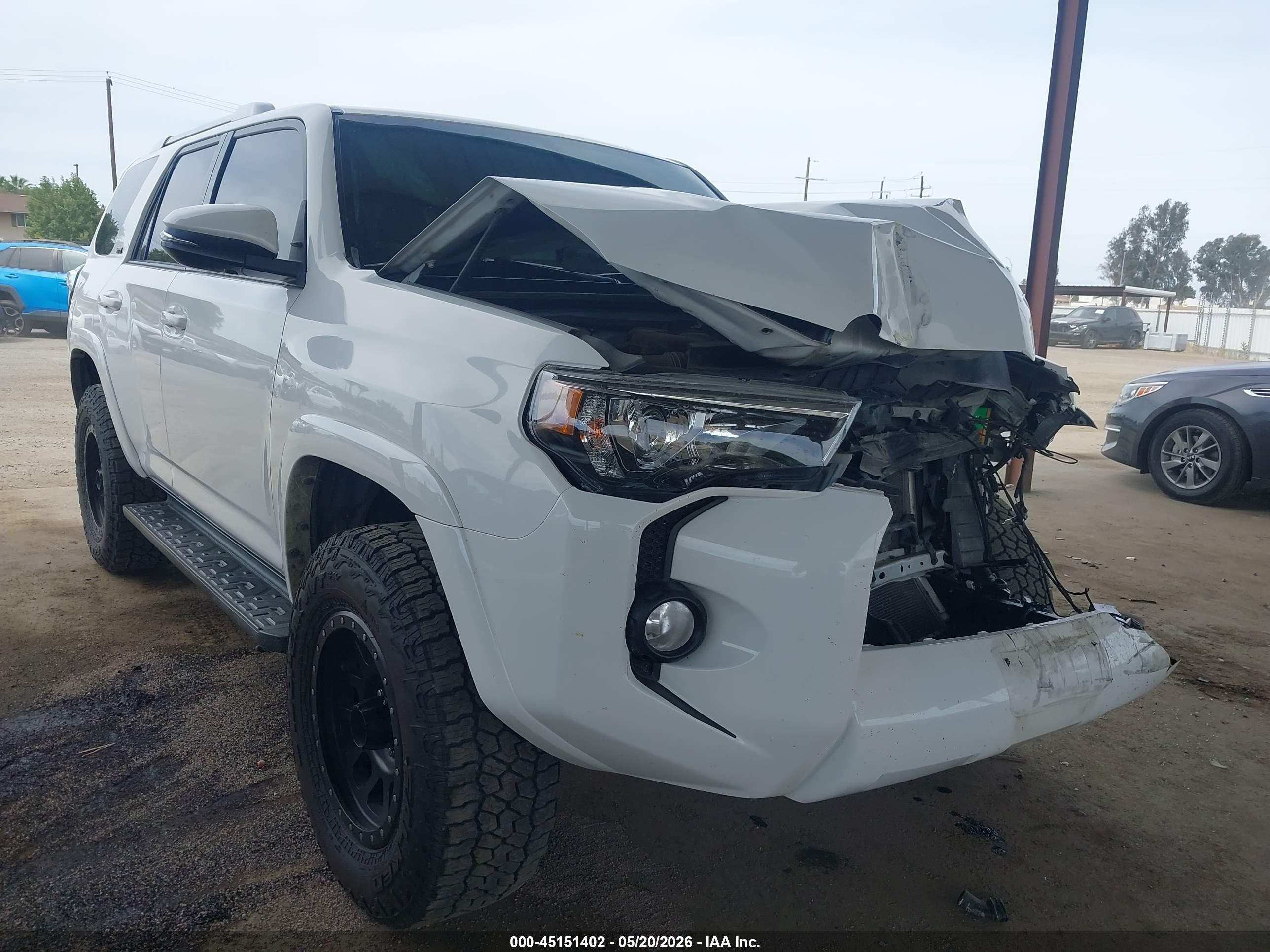 2018 Toyota 4Runner Limited, VIN JTEZU5JR5J5172675 — Front end
