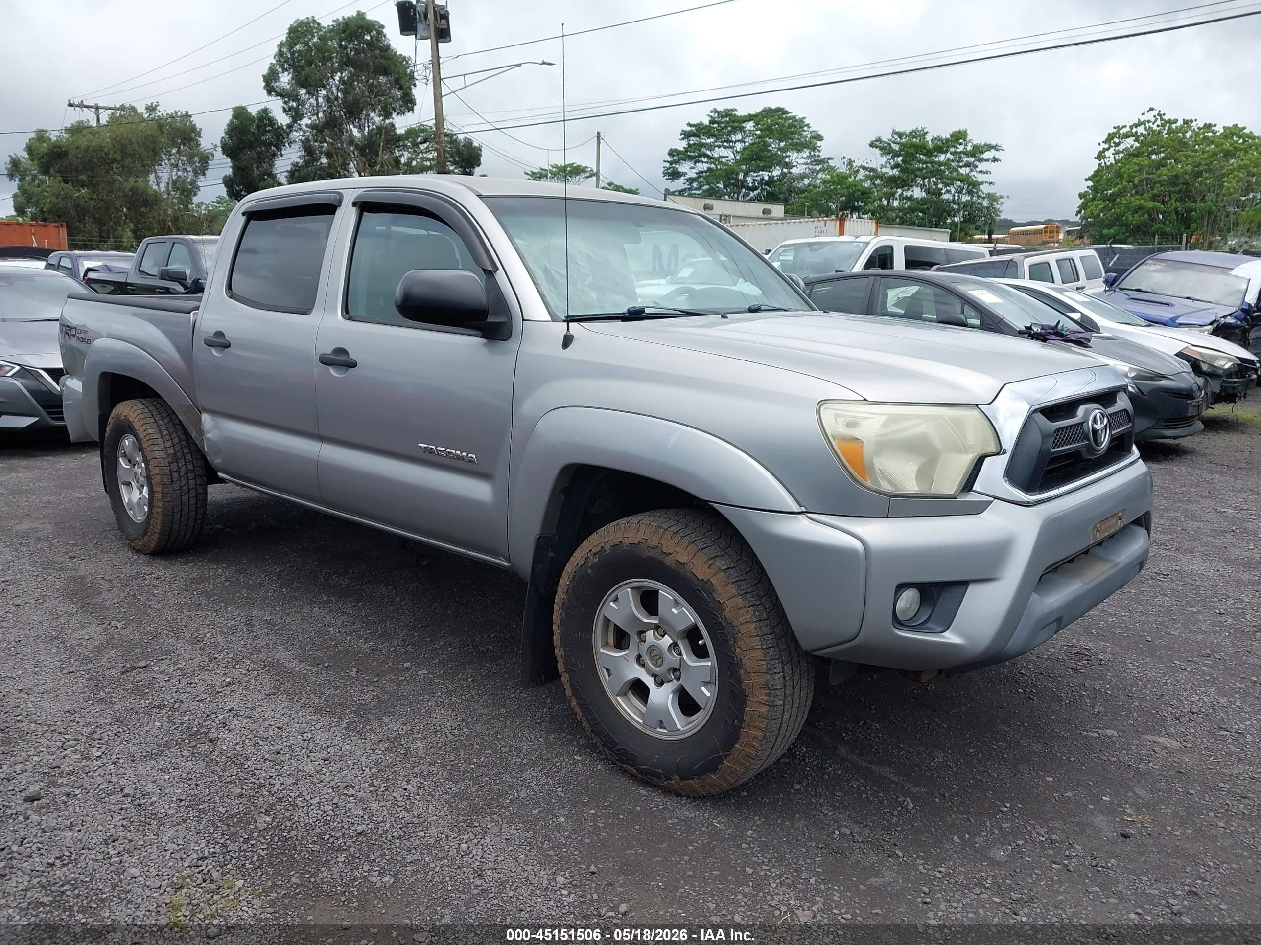 2015 Toyota Tacoma, VIN 3TMLU4ENXFM202234 — Бок