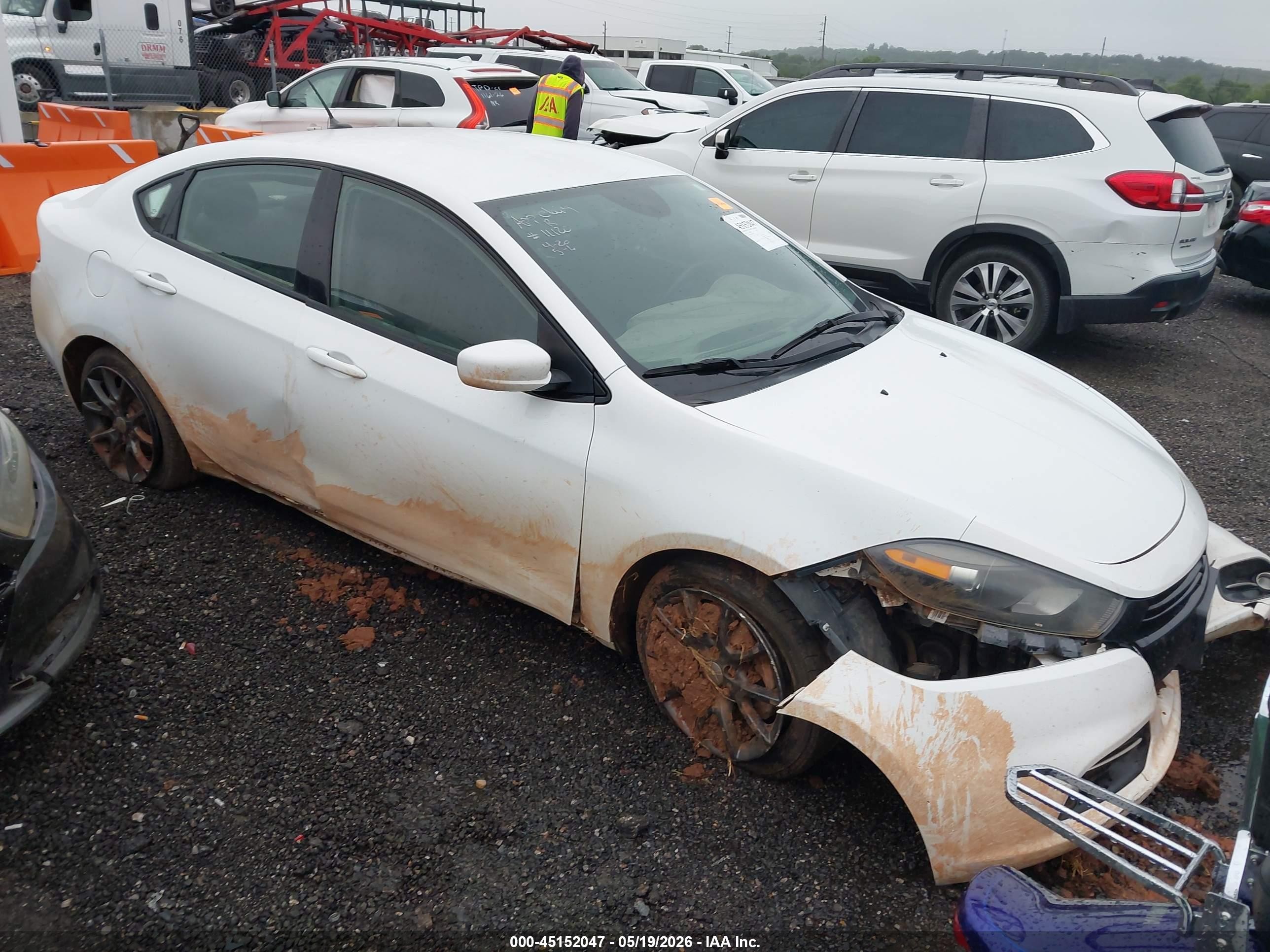2016 Dodge Dart SXT, VIN 1C3CDFBB5GD505557 — Front end