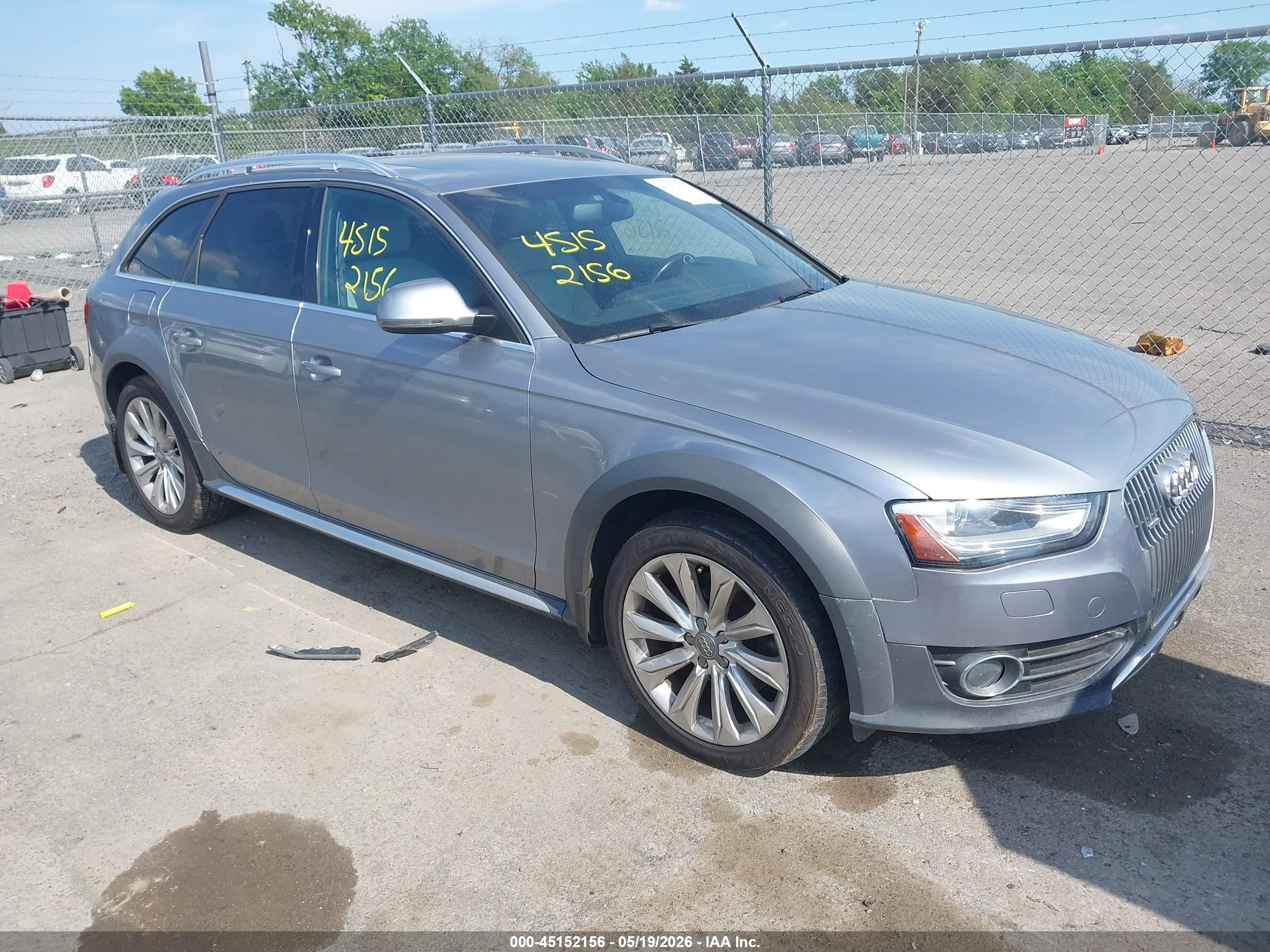 2016 Audi allroad A4 Premium Plus, VIN WA1UFAFL6GA002616 — Normal wear