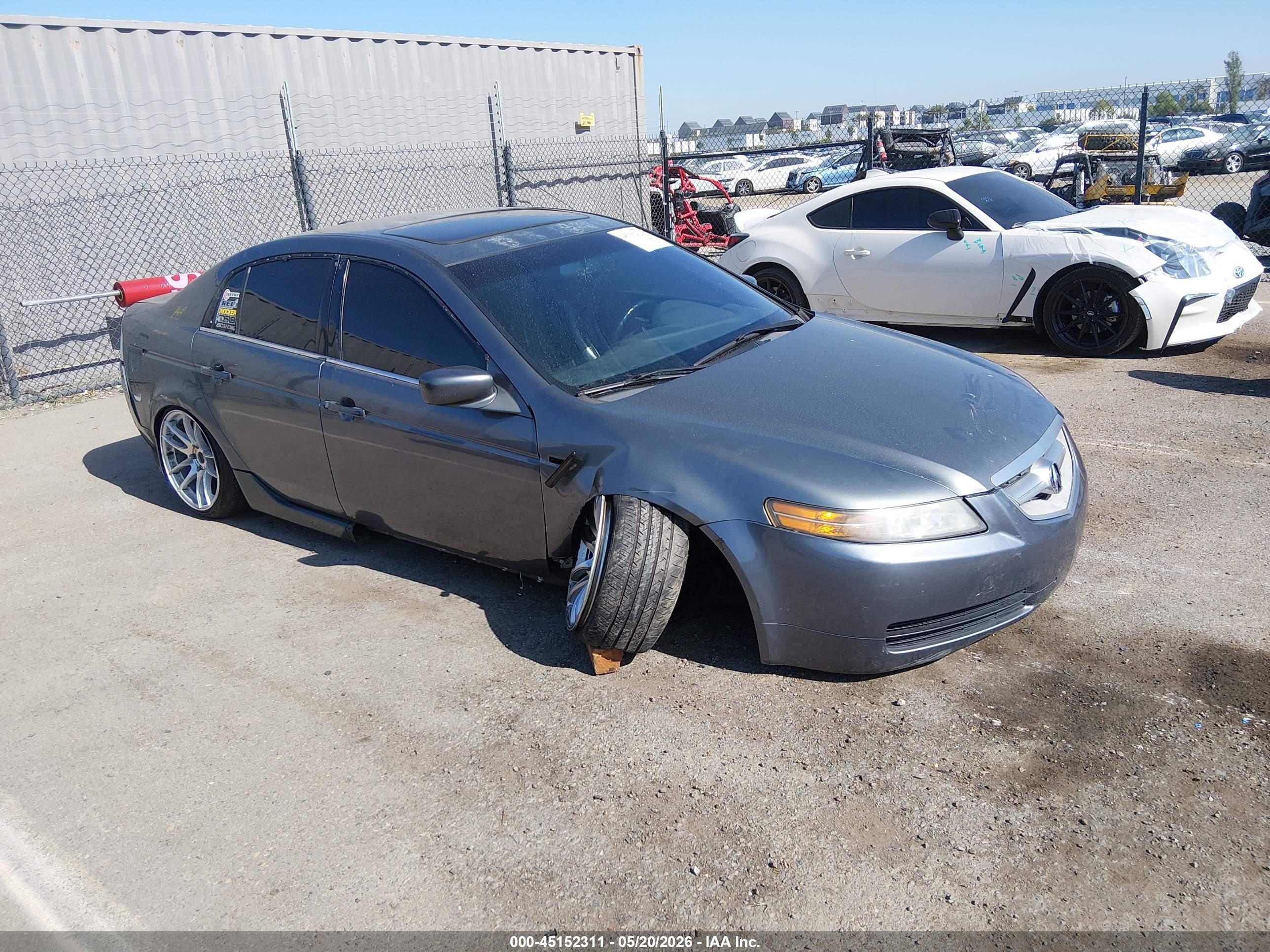 2005 Acura TL, VIN 19UUA66245A046136 — Side