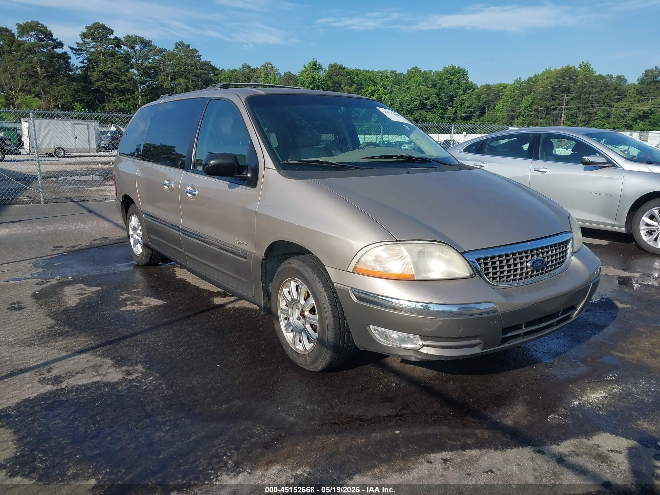 2000 Ford Windstar SEL, VIN 2FMDA5346YBC70088 — Front end