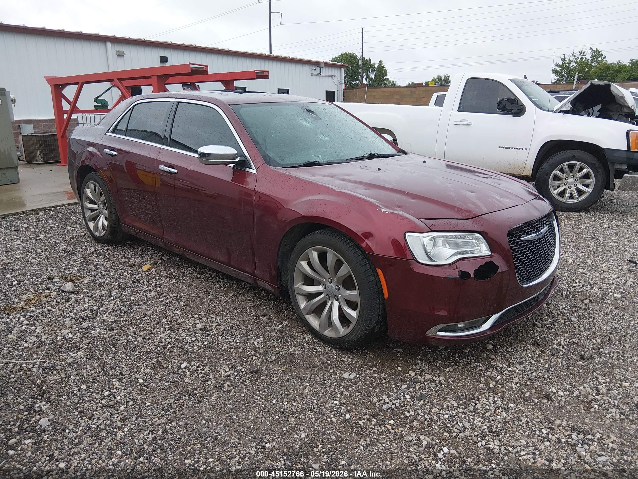 2019 Chrysler 300 Limited, VIN 2C3CCAEG5KH594913 — Град