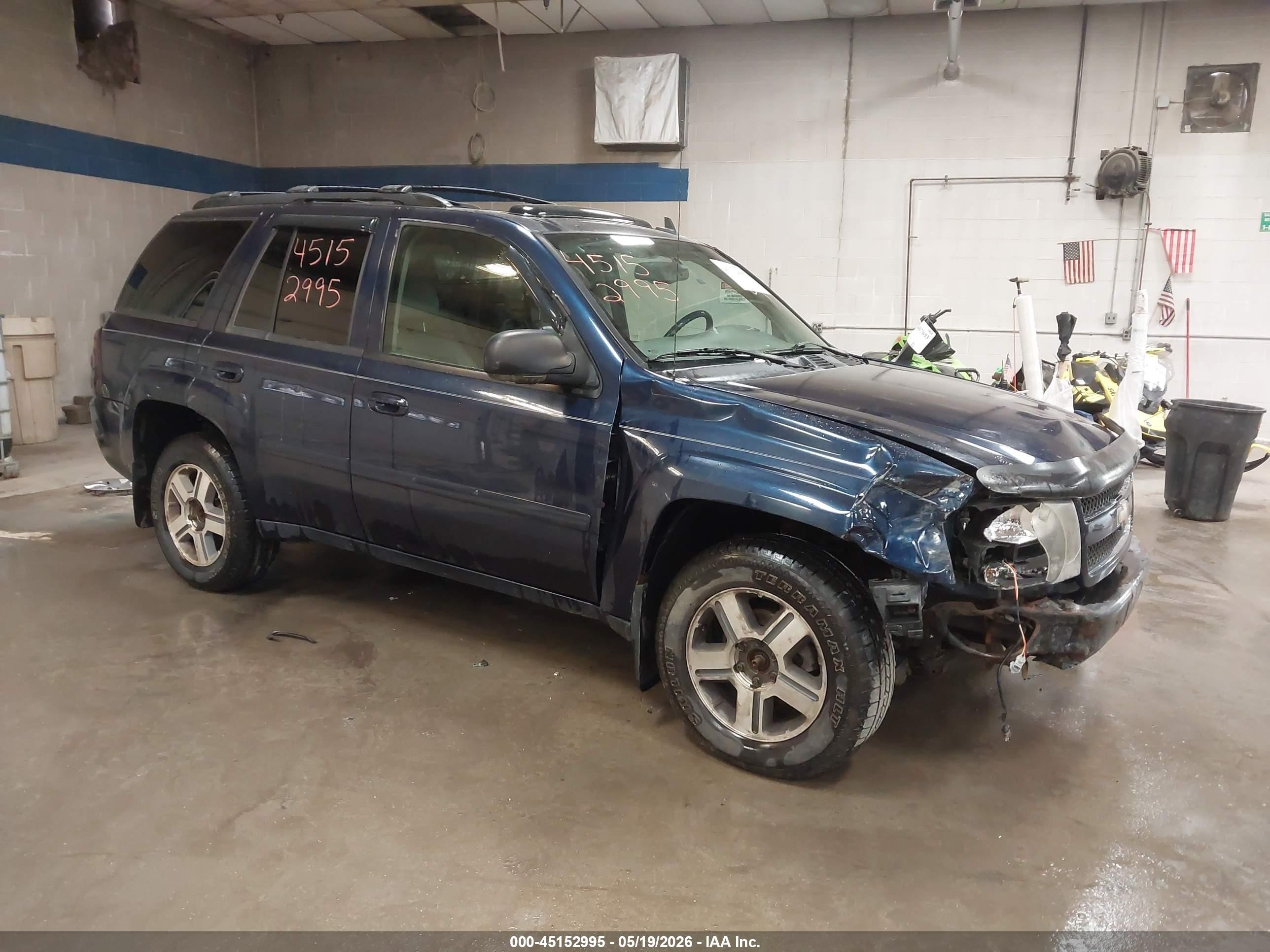 2007 Chevrolet TrailBlazer LS, VIN 1GNDT13S872218883 — Front end