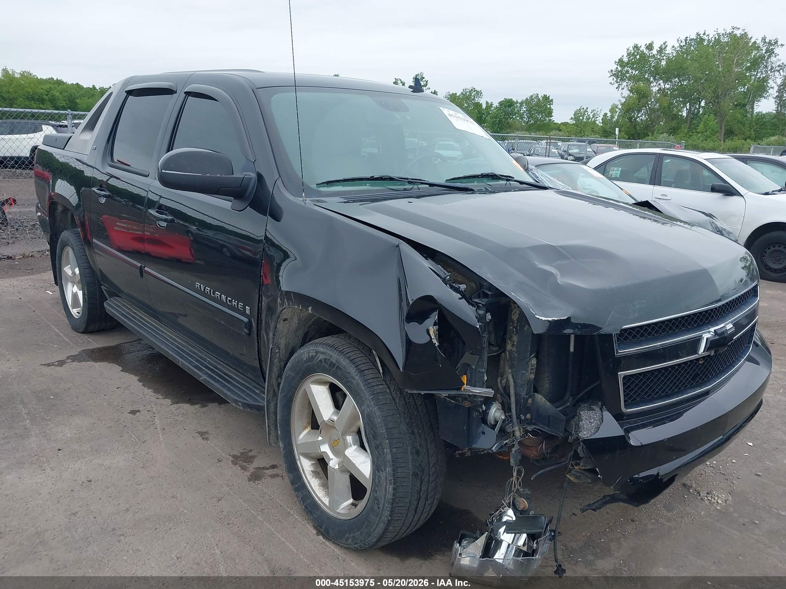 2008 Chevrolet Avalanche LTZ, VIN 3GNFK12318G290555 — Front end
