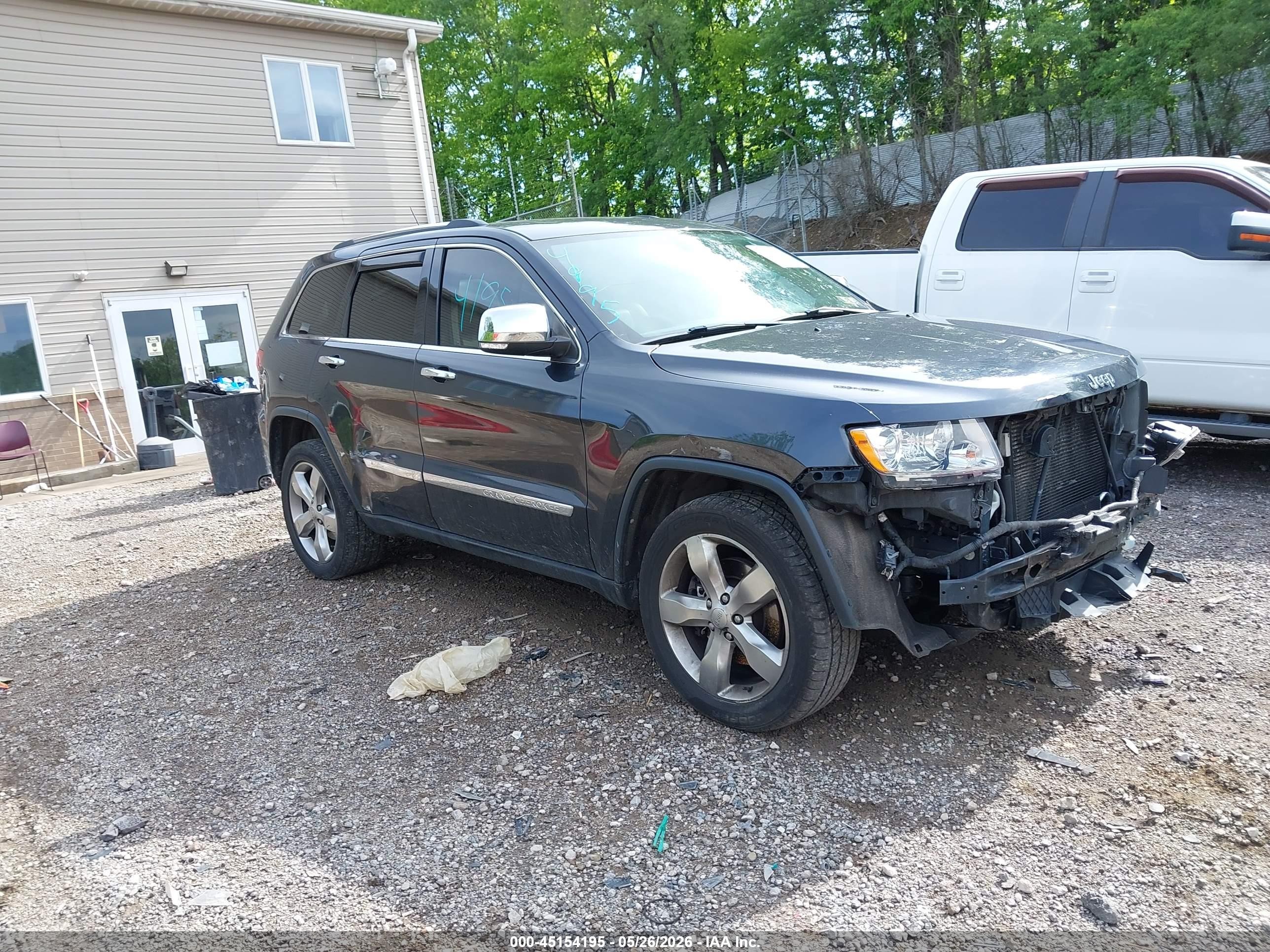2013 Jeep Grand Cherokee Limited, VIN 1C4RJFBT5DC511366 — Front end