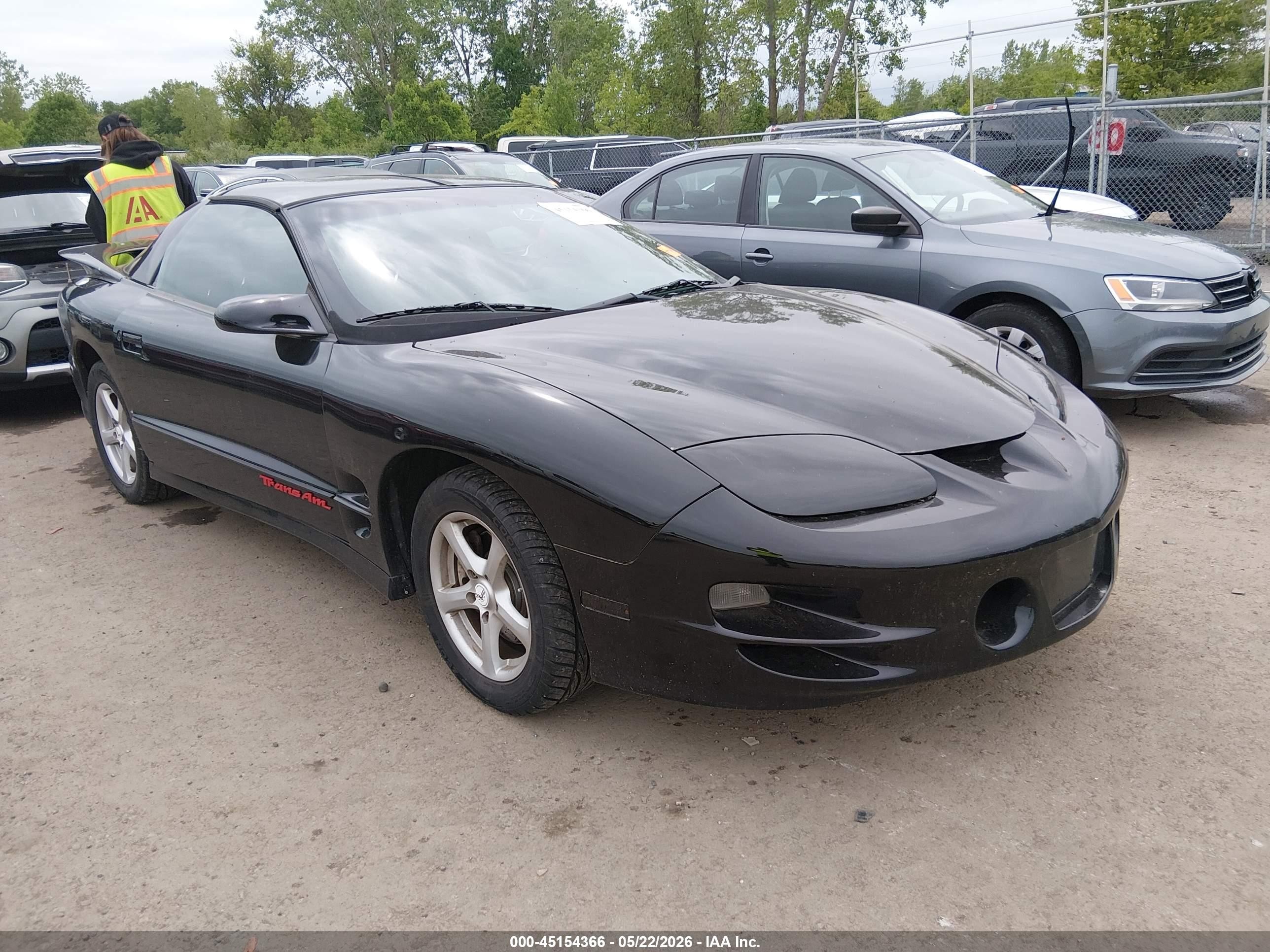 1999 Pontiac Firebird Formula, VIN 2G2FV22G1X2235523 — Rear end