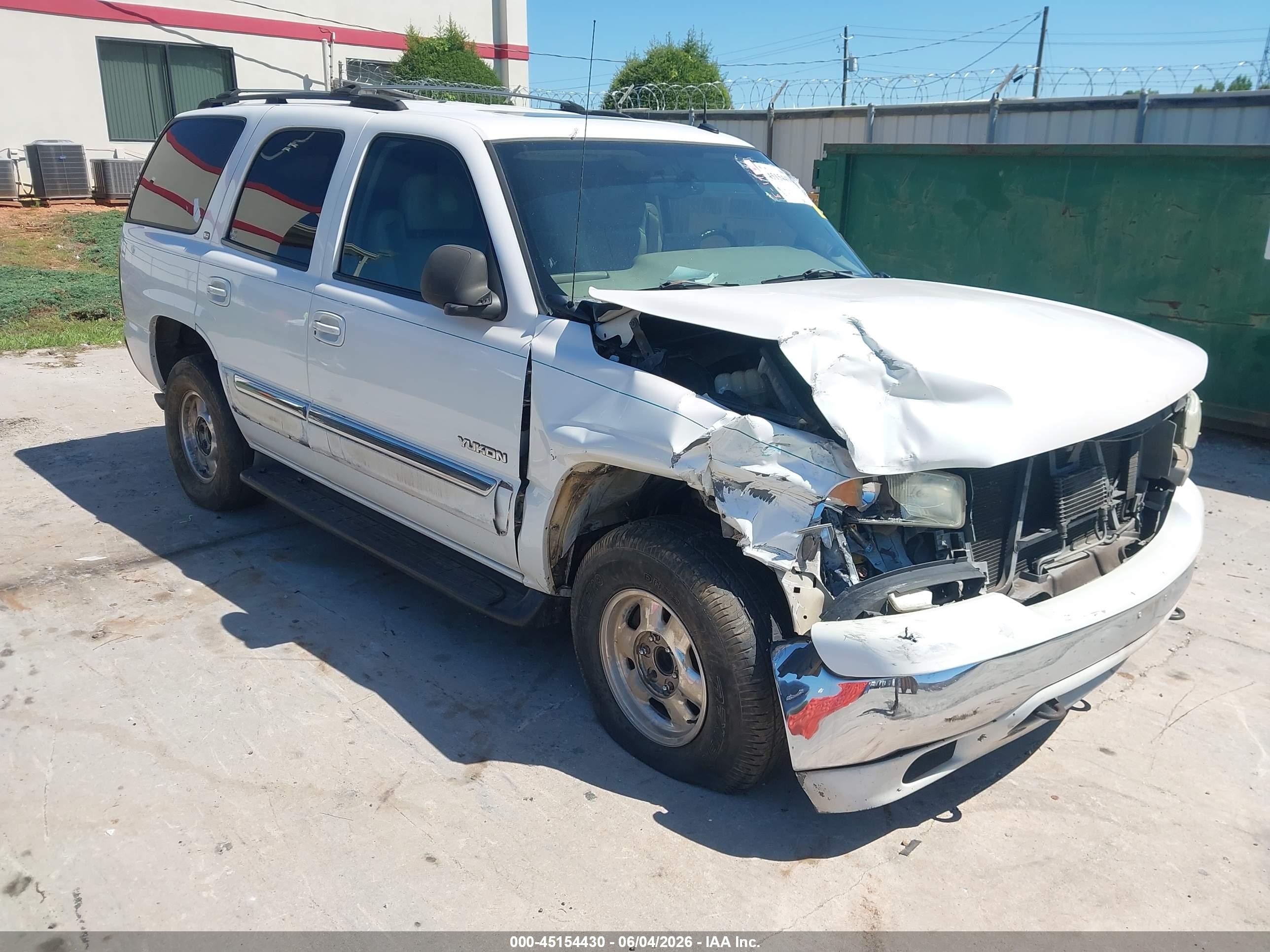 2002 GMC Yukon SLT, VIN 1GKEC13Z82R302006 — Front end