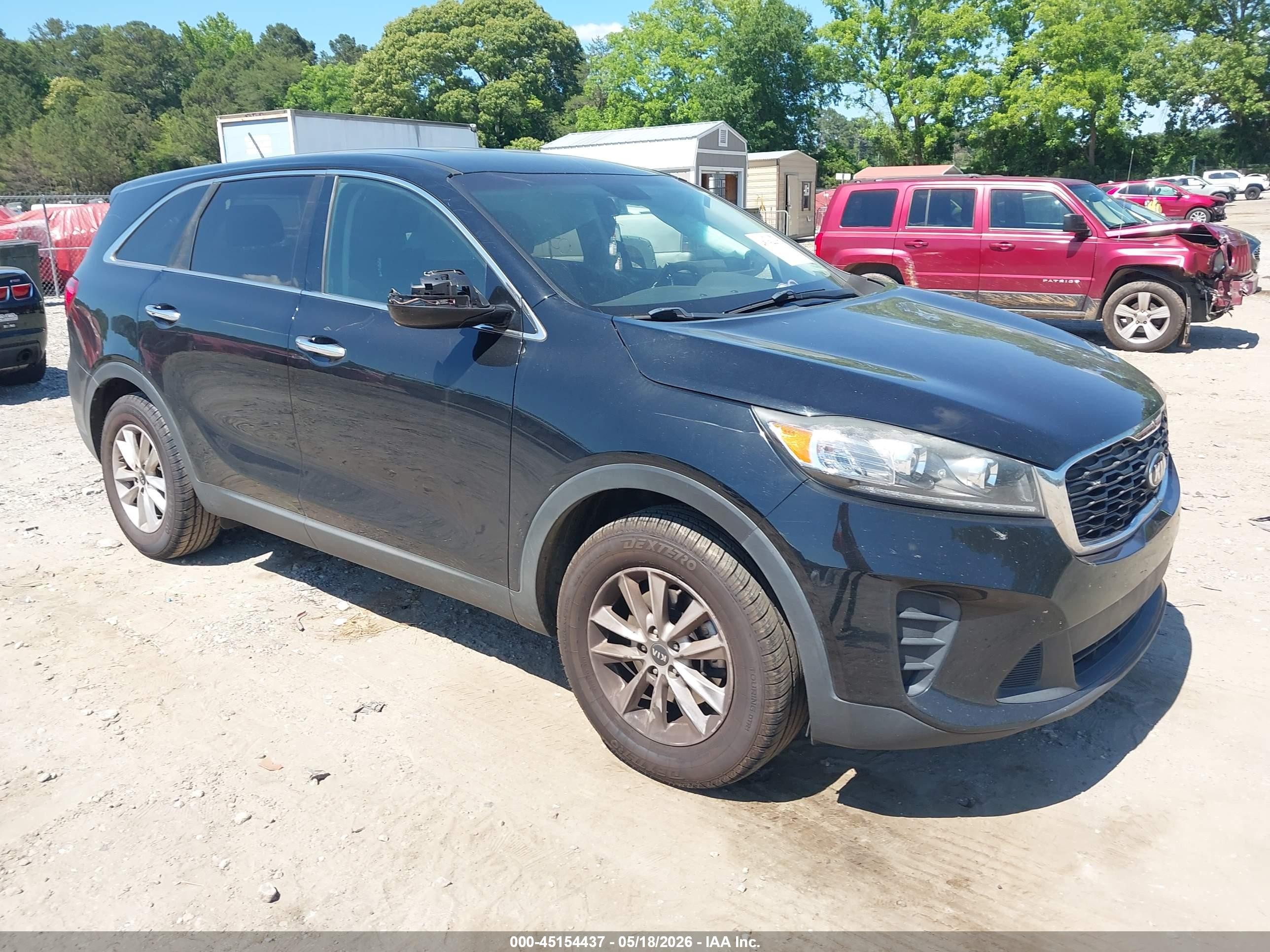 2019 Kia Sorento LX, VIN 5XYPG4A31KG591947 — Rear end