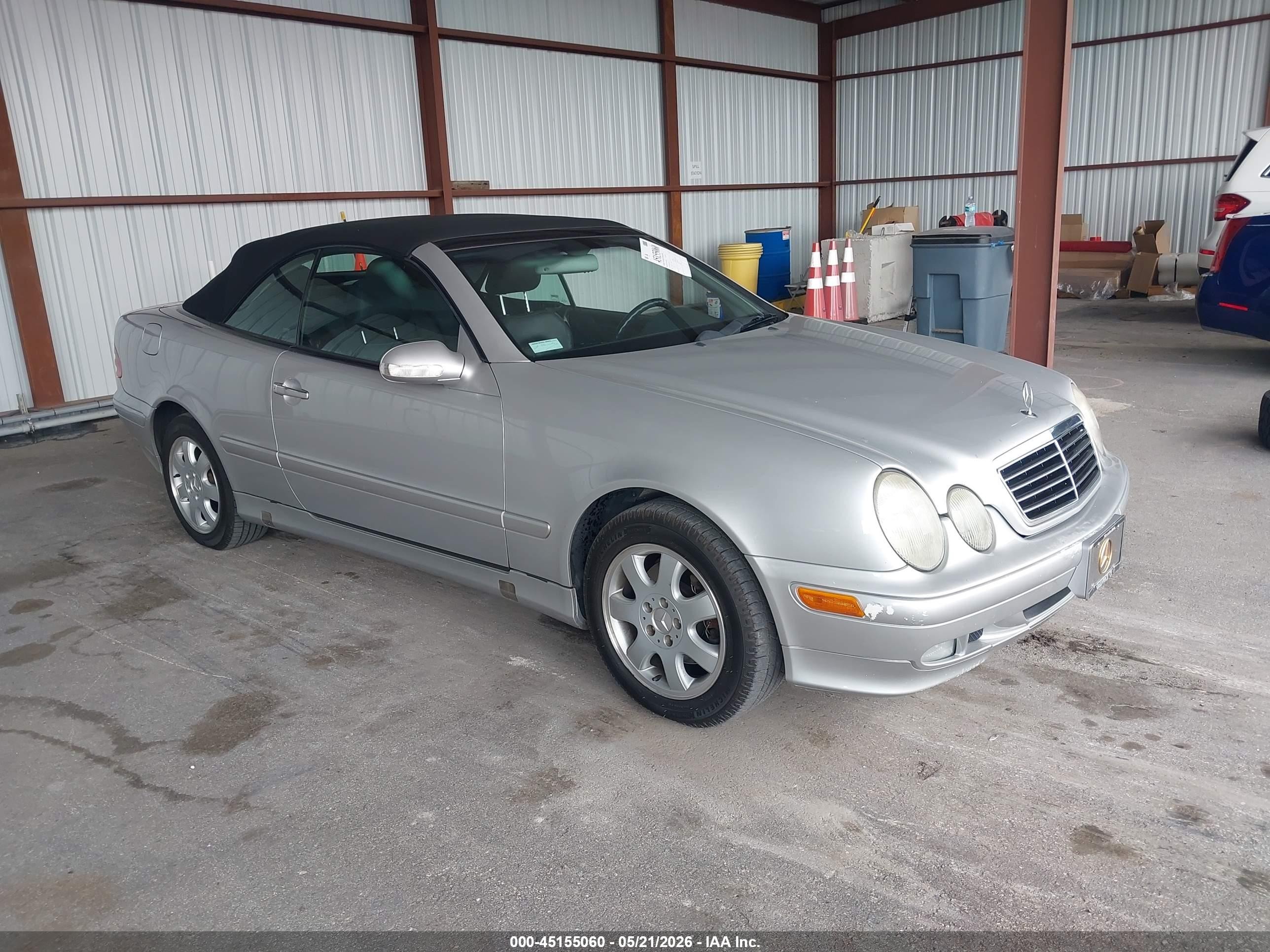 2000 Mercedes-Benz CLK 320/430, VIN WDBLK65G8YT038584 — Normal wear