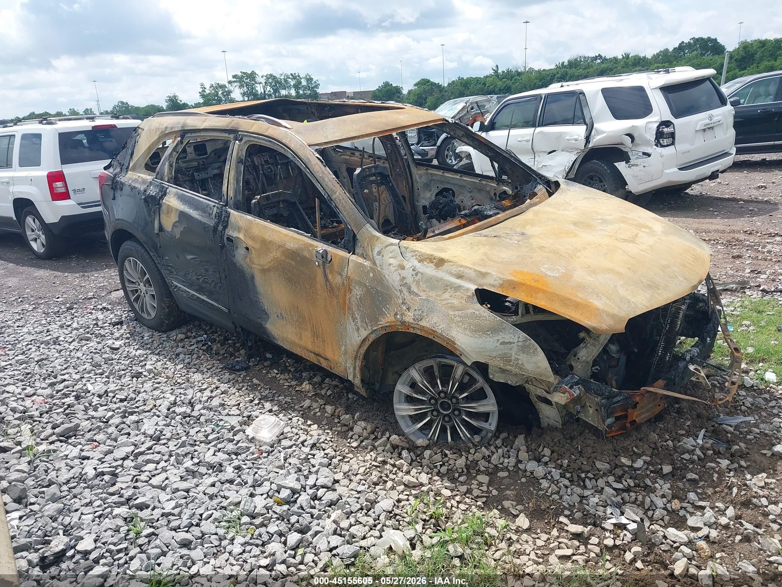 2017 Cadillac XT5 Luxury AWD, VIN 1GYKNDRS0HZ219788 — Burn