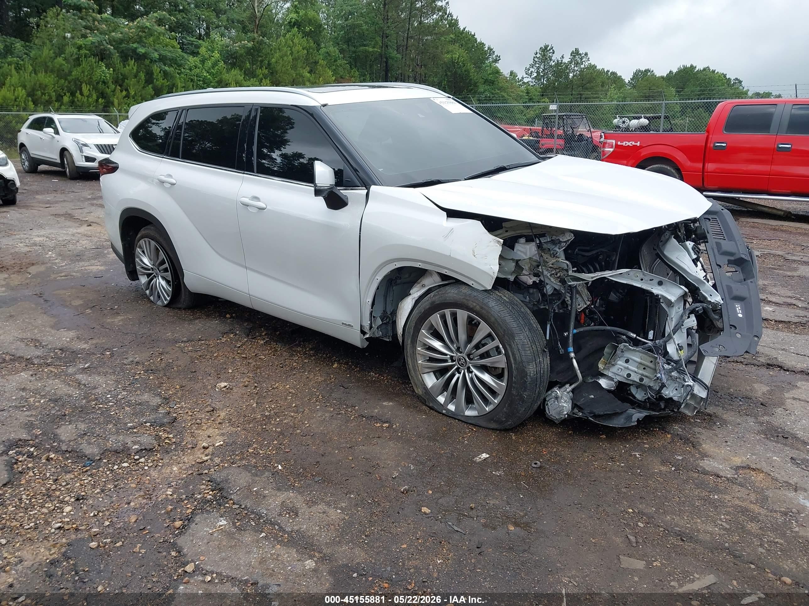 2025 Toyota Highlander Hybrid Platinum, VIN 5TDEBRCH3SS664122 — Front end
