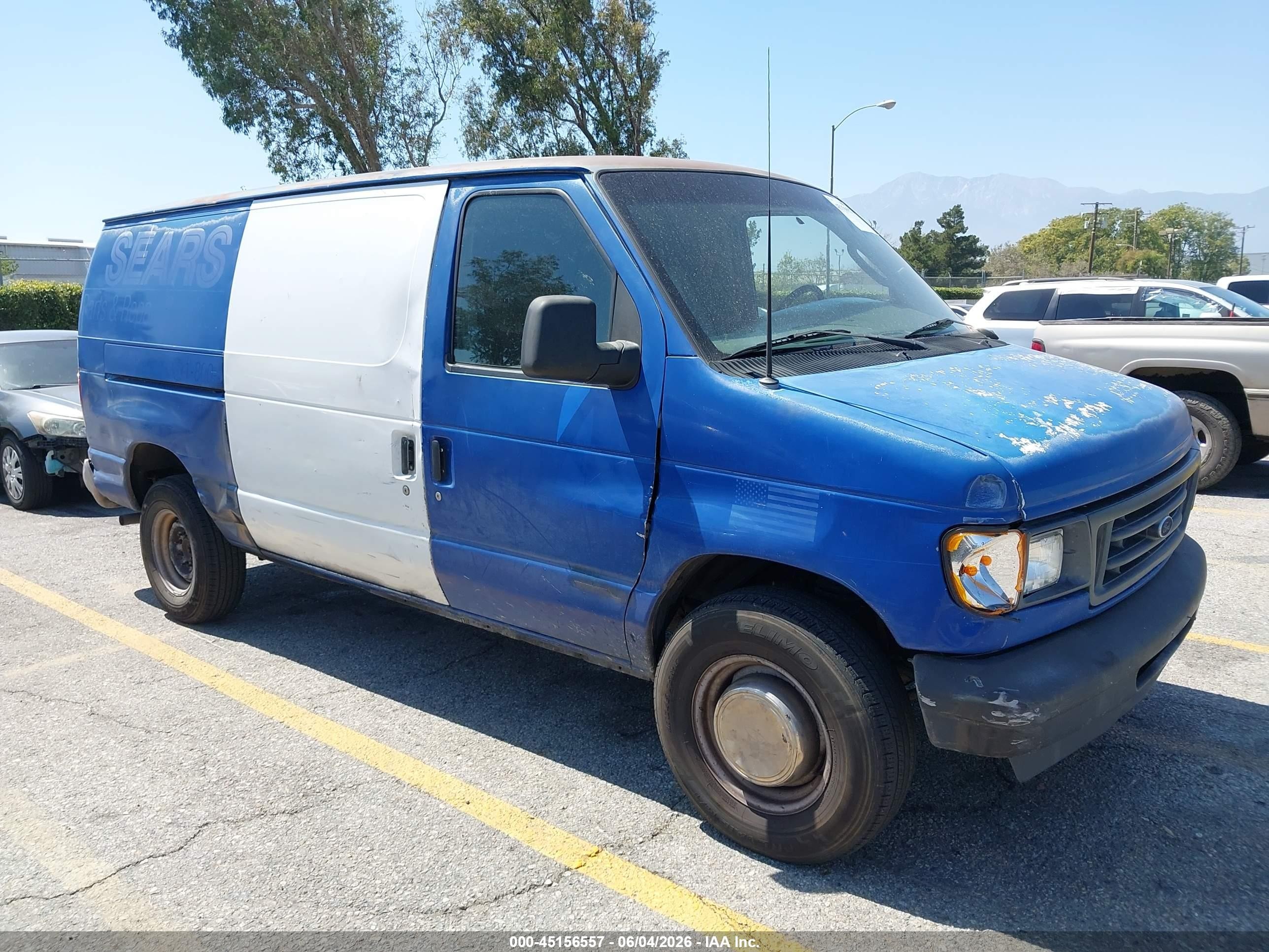 2004 Ford Econoline Cargo, VIN 1FTNE24W94HA63980 — Rear end