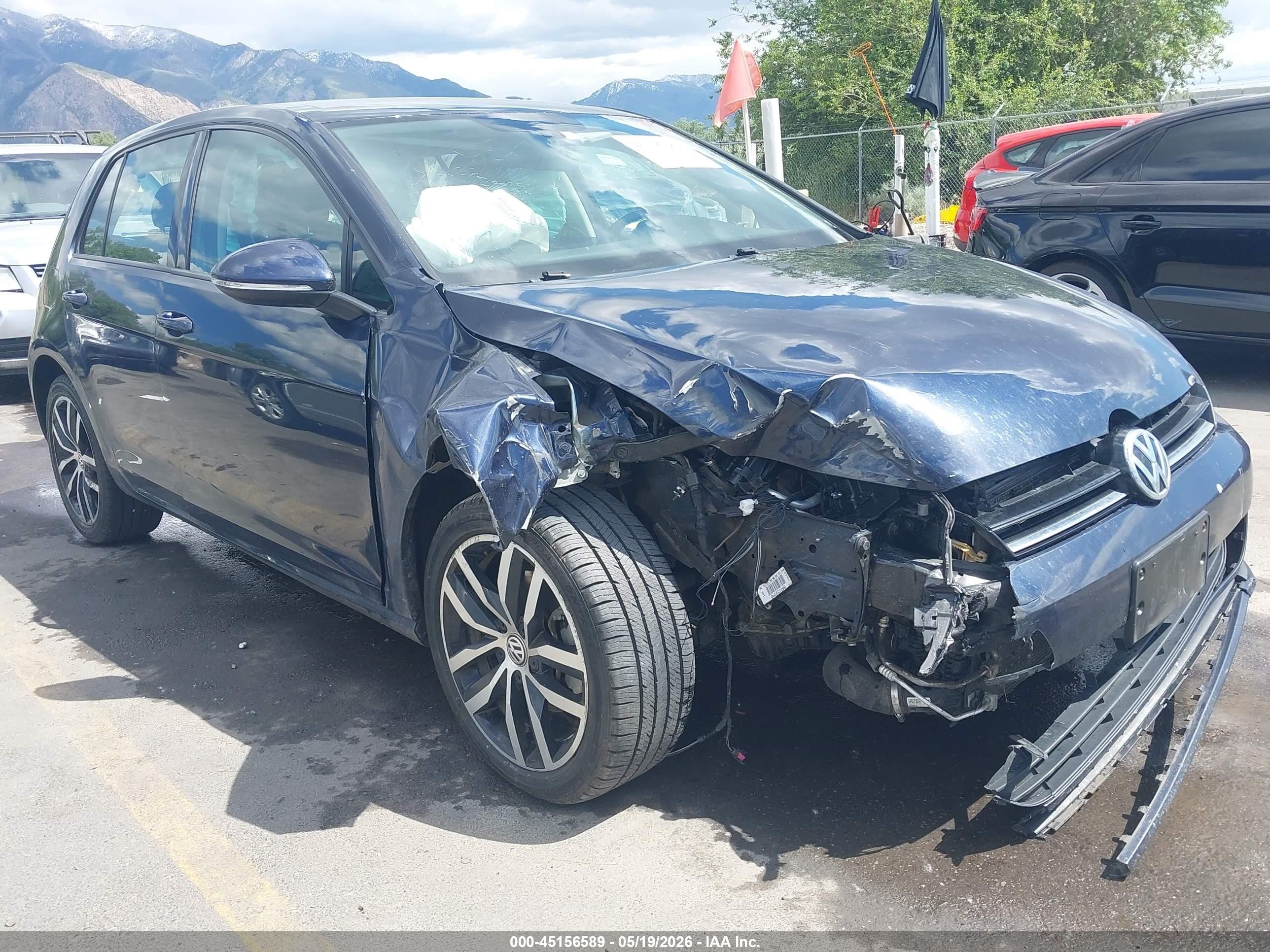 2017 Volkswagen Golf S, VIN 3VW217AU6HM020064 — Front end