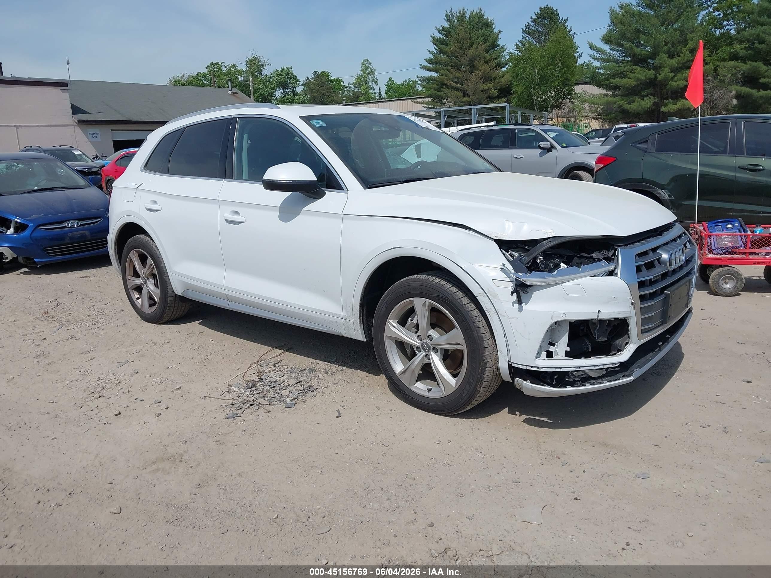 2020 Audi Q5 Premium Plus, VIN WA1BNAFY1L2064418 — Перед
