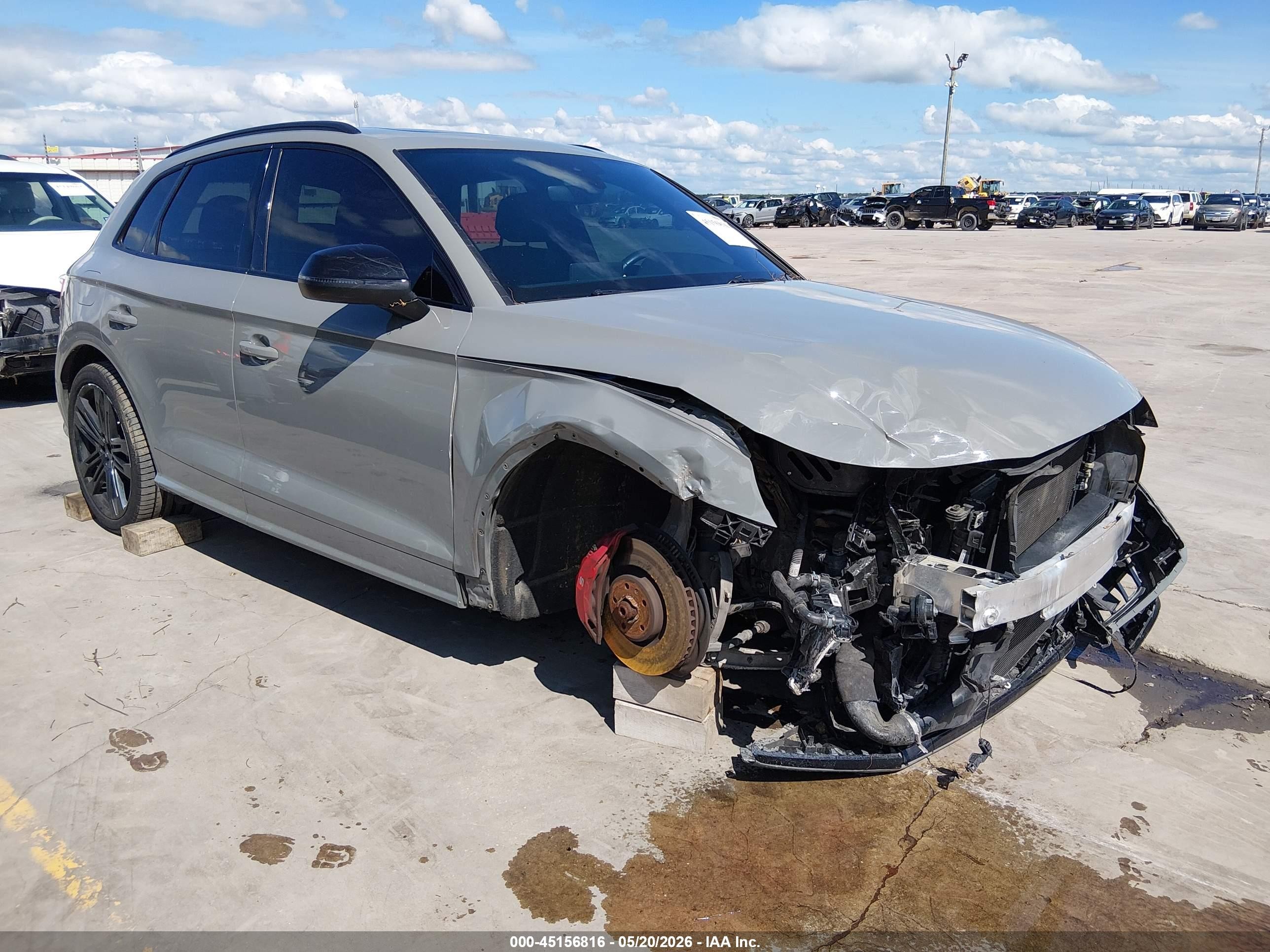 2020 Audi SQ5 Premium Plus, VIN WA1B4AFY9L2042511 — Перед