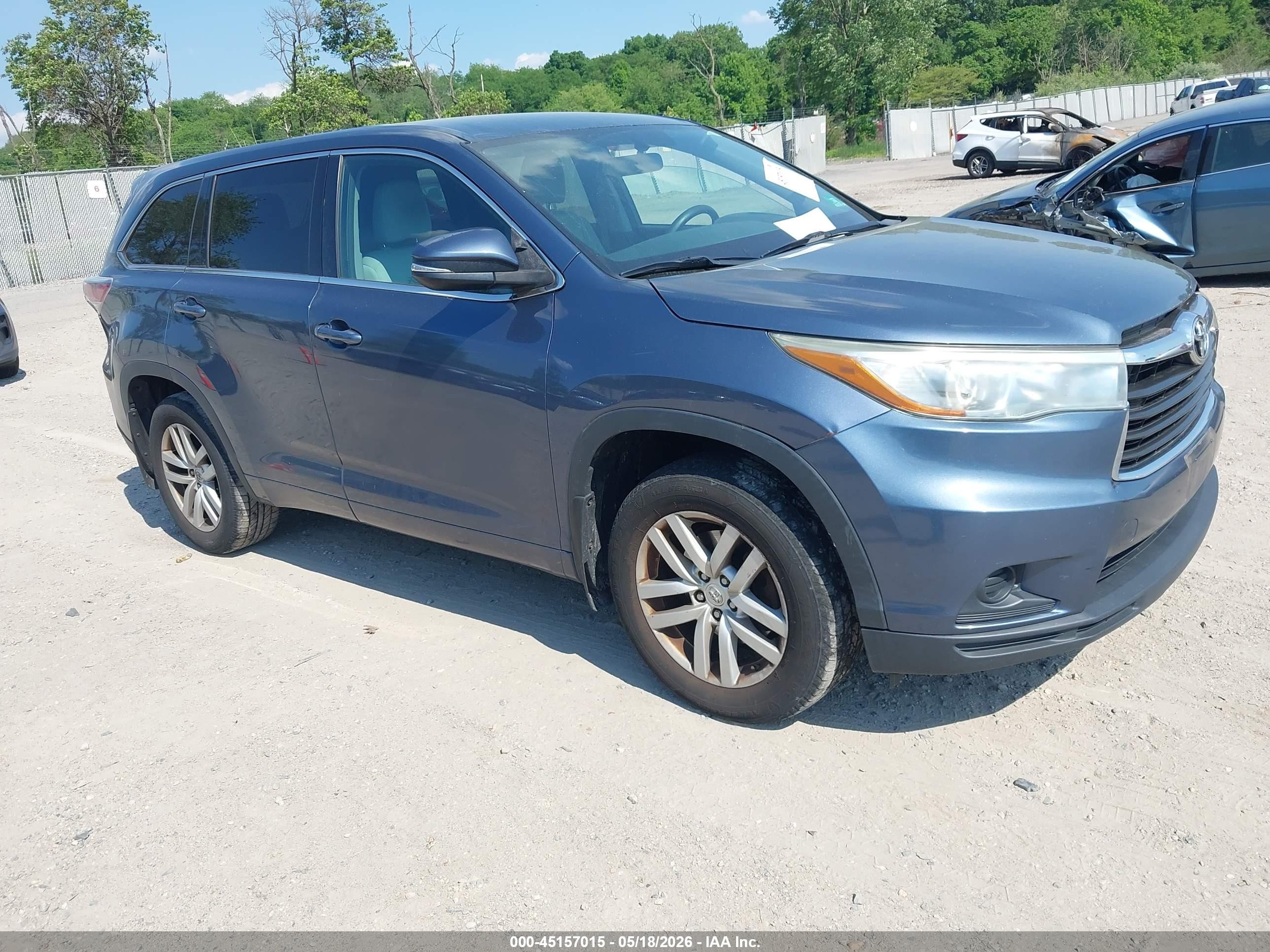 2015 Toyota Highlander LE Plus, VIN 5TDBKRFH1FS171933 — Normal wear