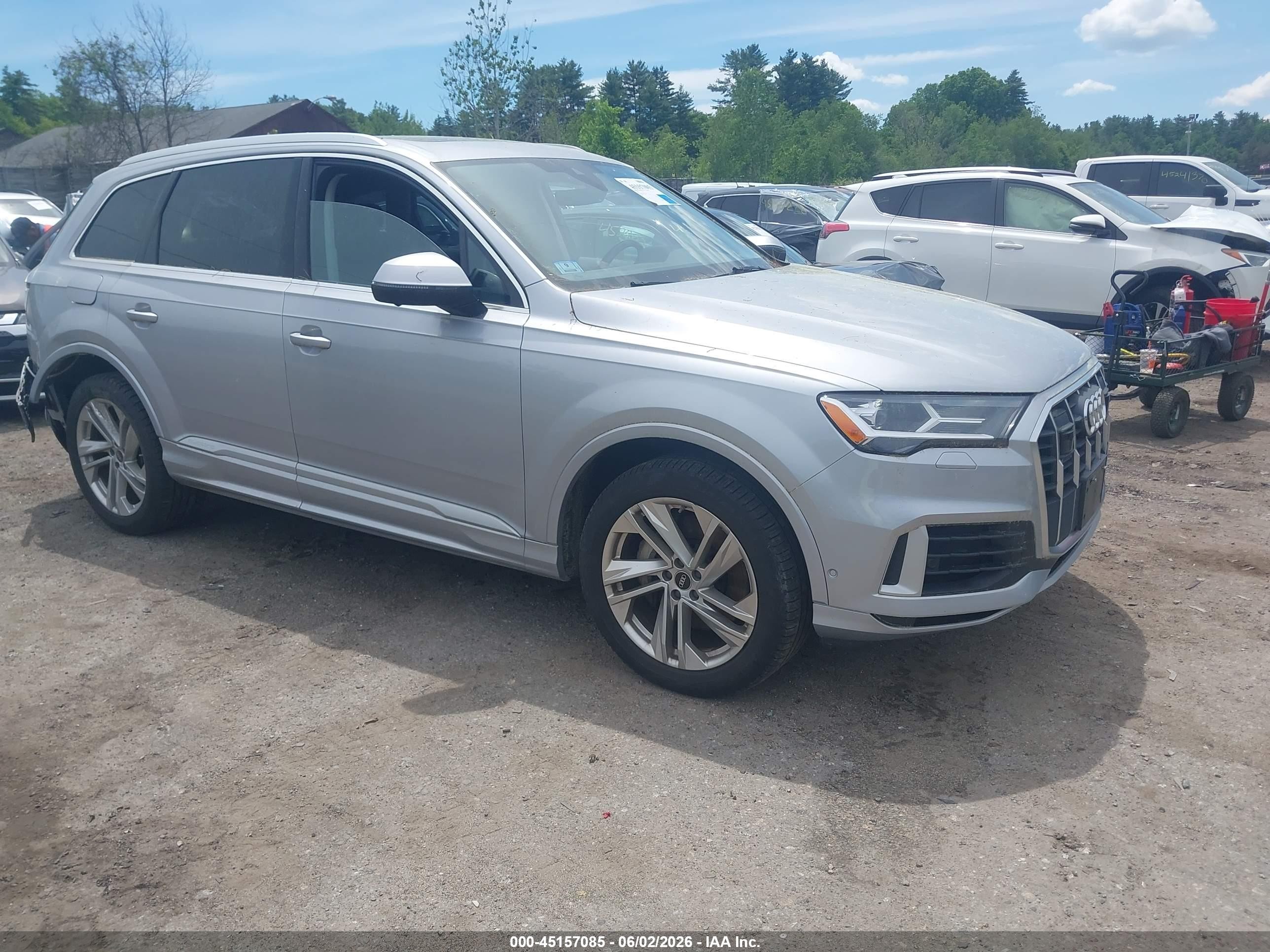 2022 Audi Q7 Premium Plus, VIN WA1LXBF73ND010203 — Зад