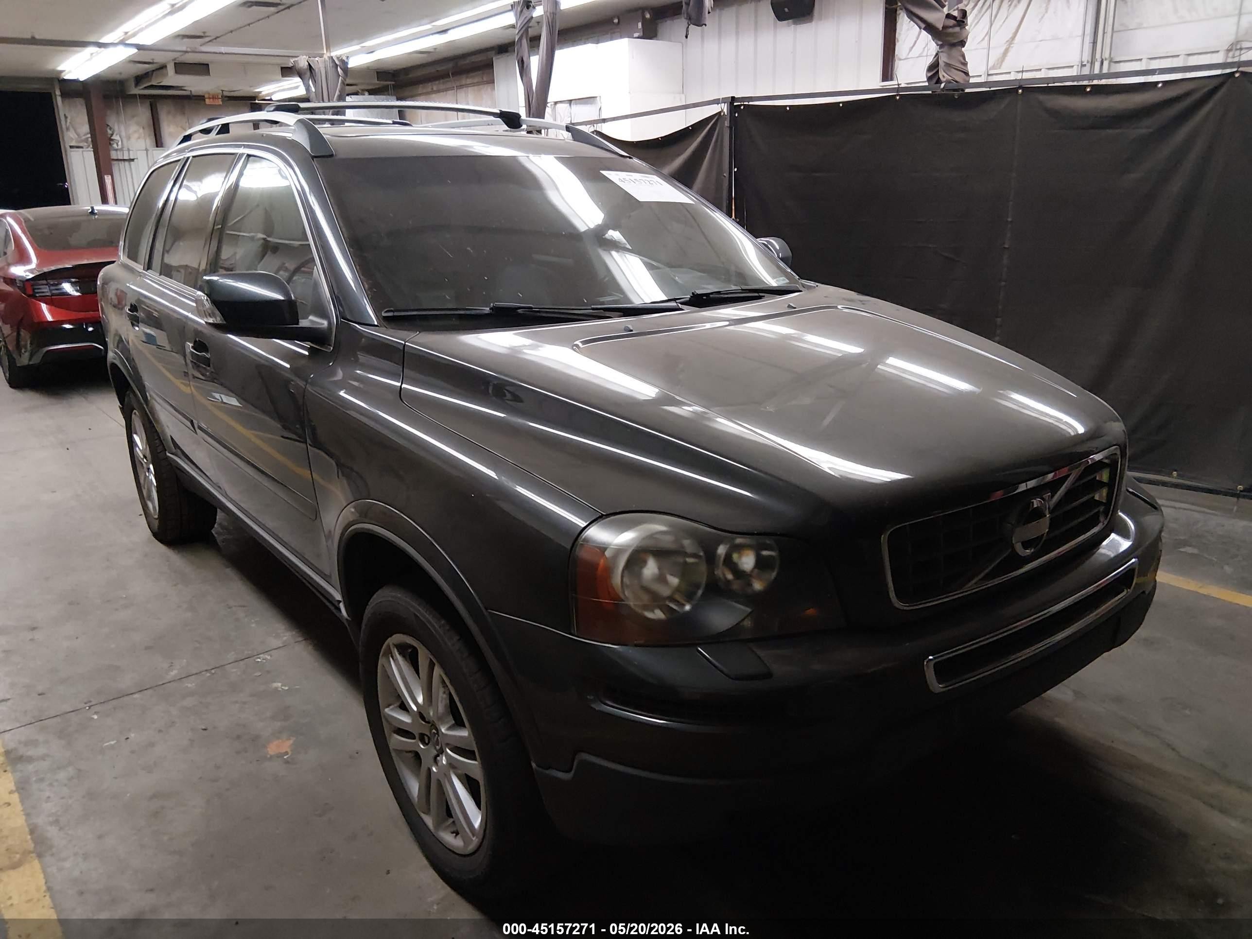 2010 Volvo XC90 I6, VIN YV4982CZ2A1566062 — Rear end