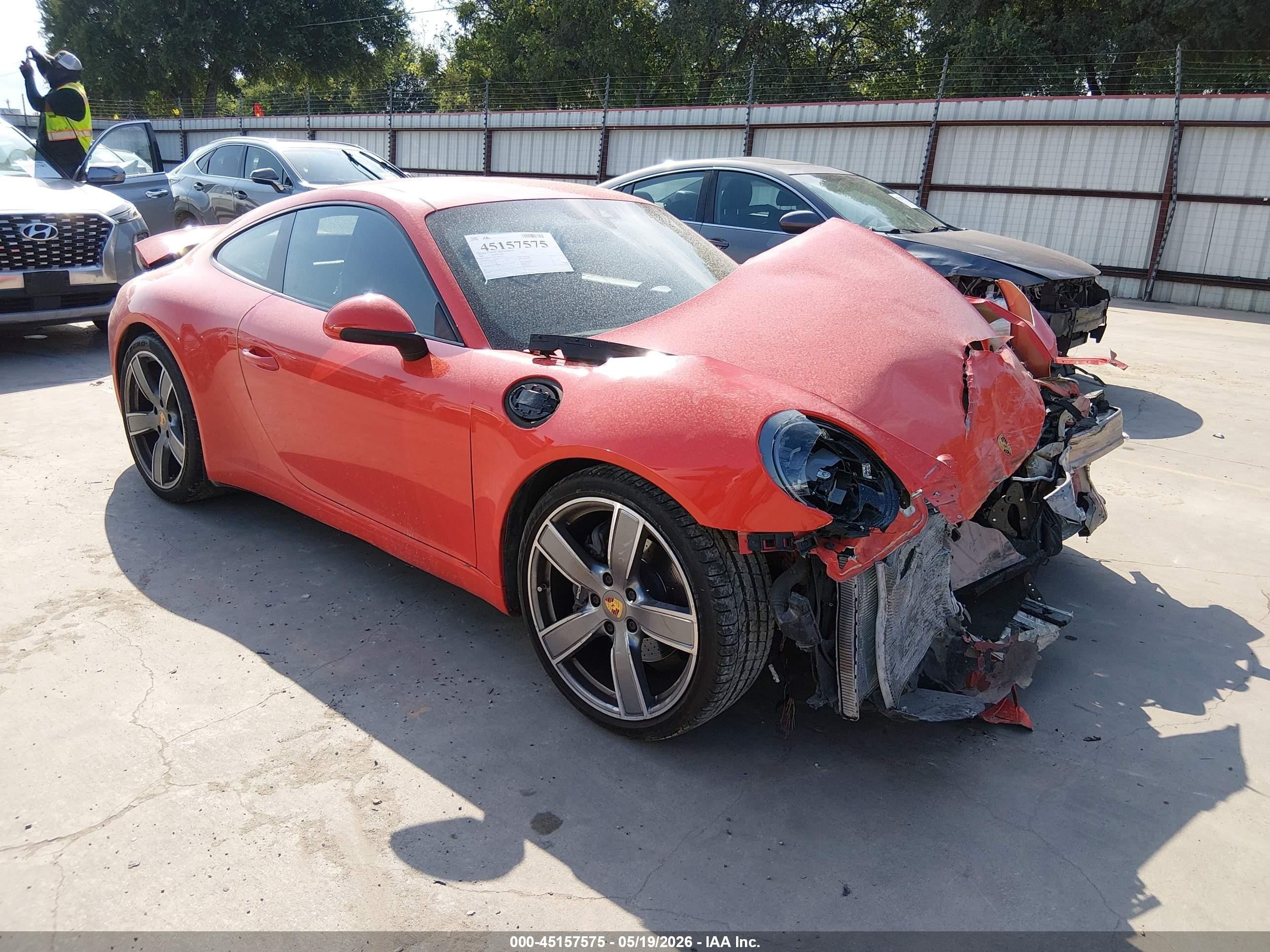2017 Porsche 911 Carrera, VIN WP0AA2A92HS107271 — Перед