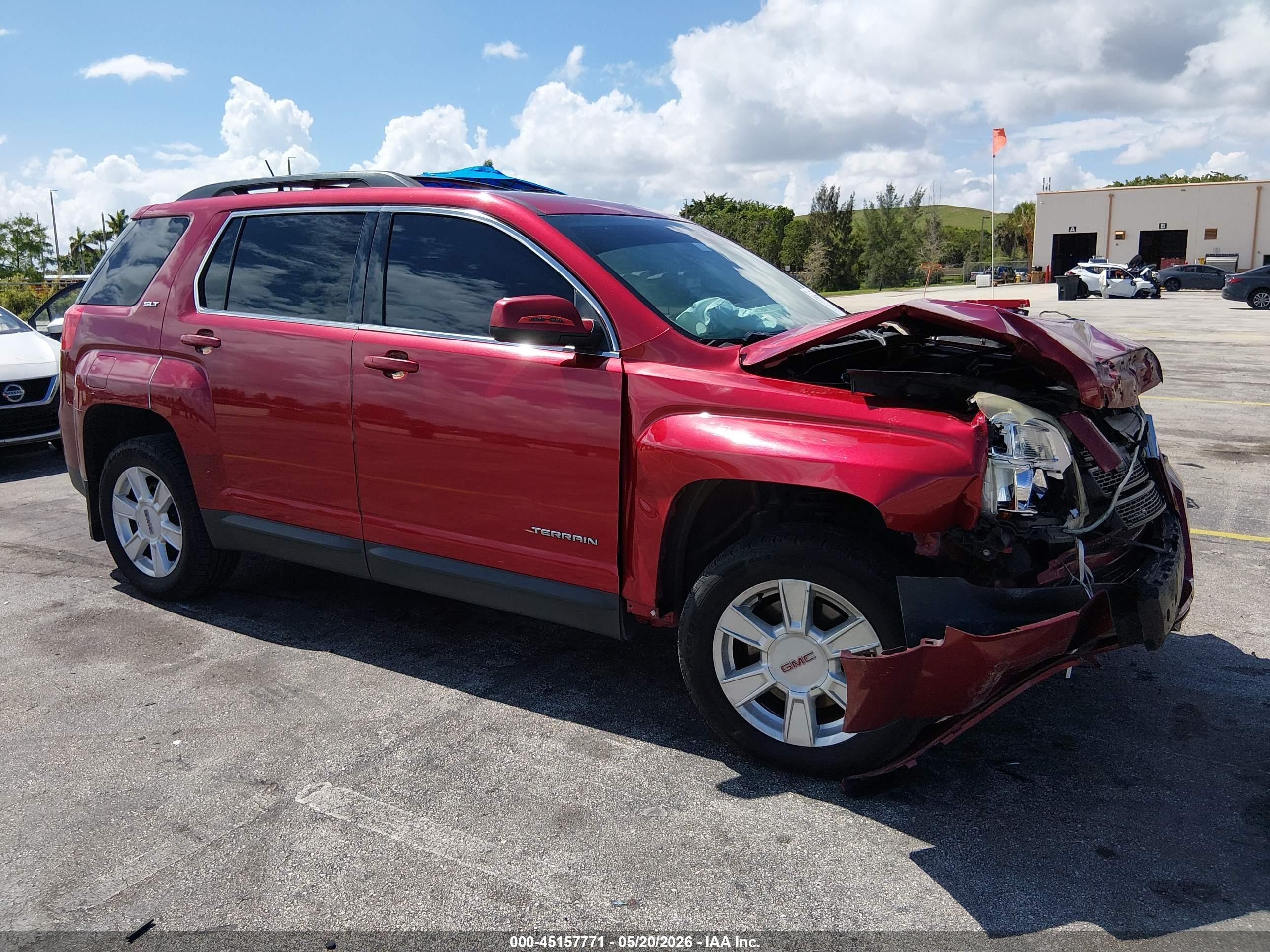 2013 GMC Terrain SLT, VIN 2GKFLUE38D6306683 — Front end