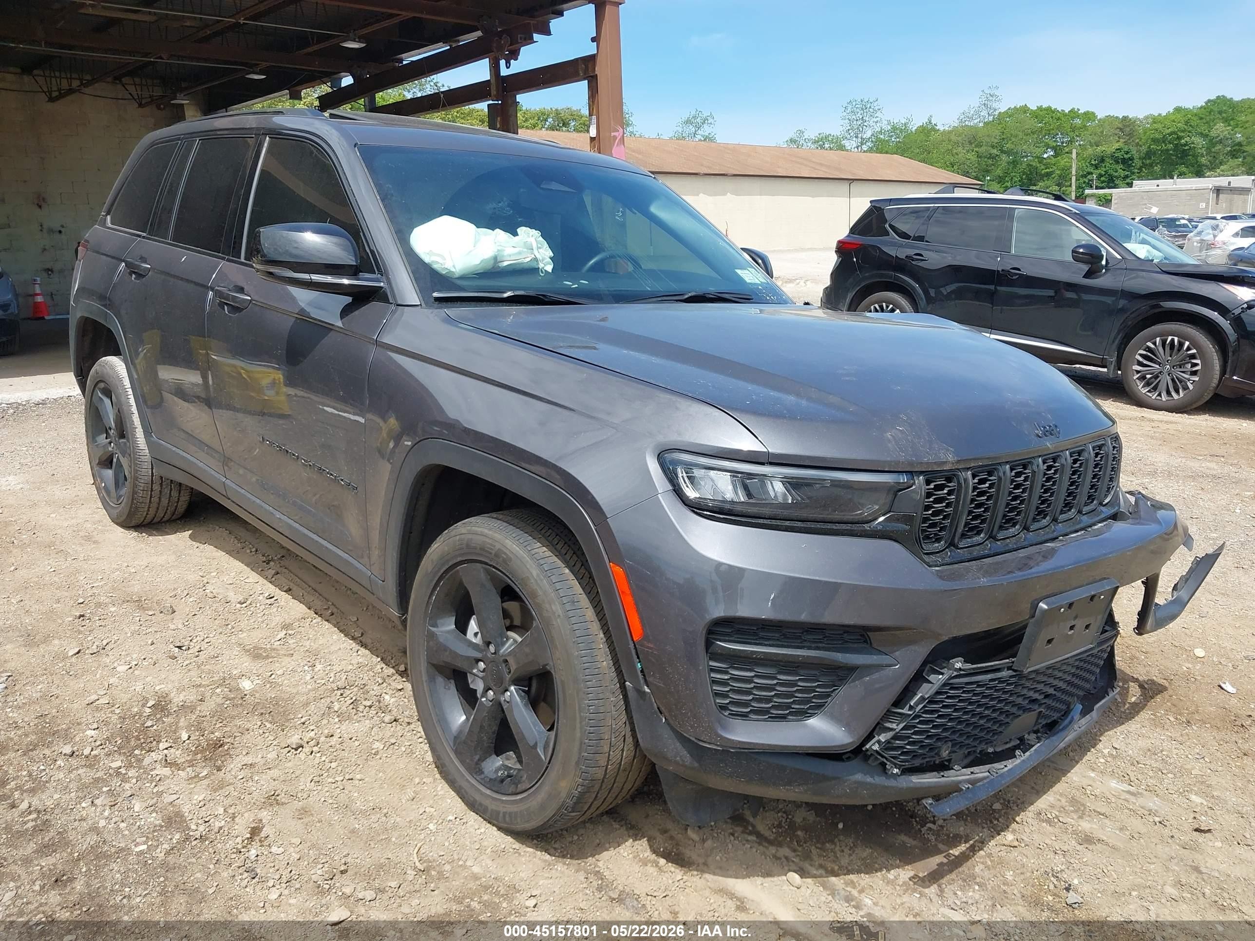 2024 Jeep Grand Cherokee Altitude, VIN 1C4RJHAG7RC706960 — Front end