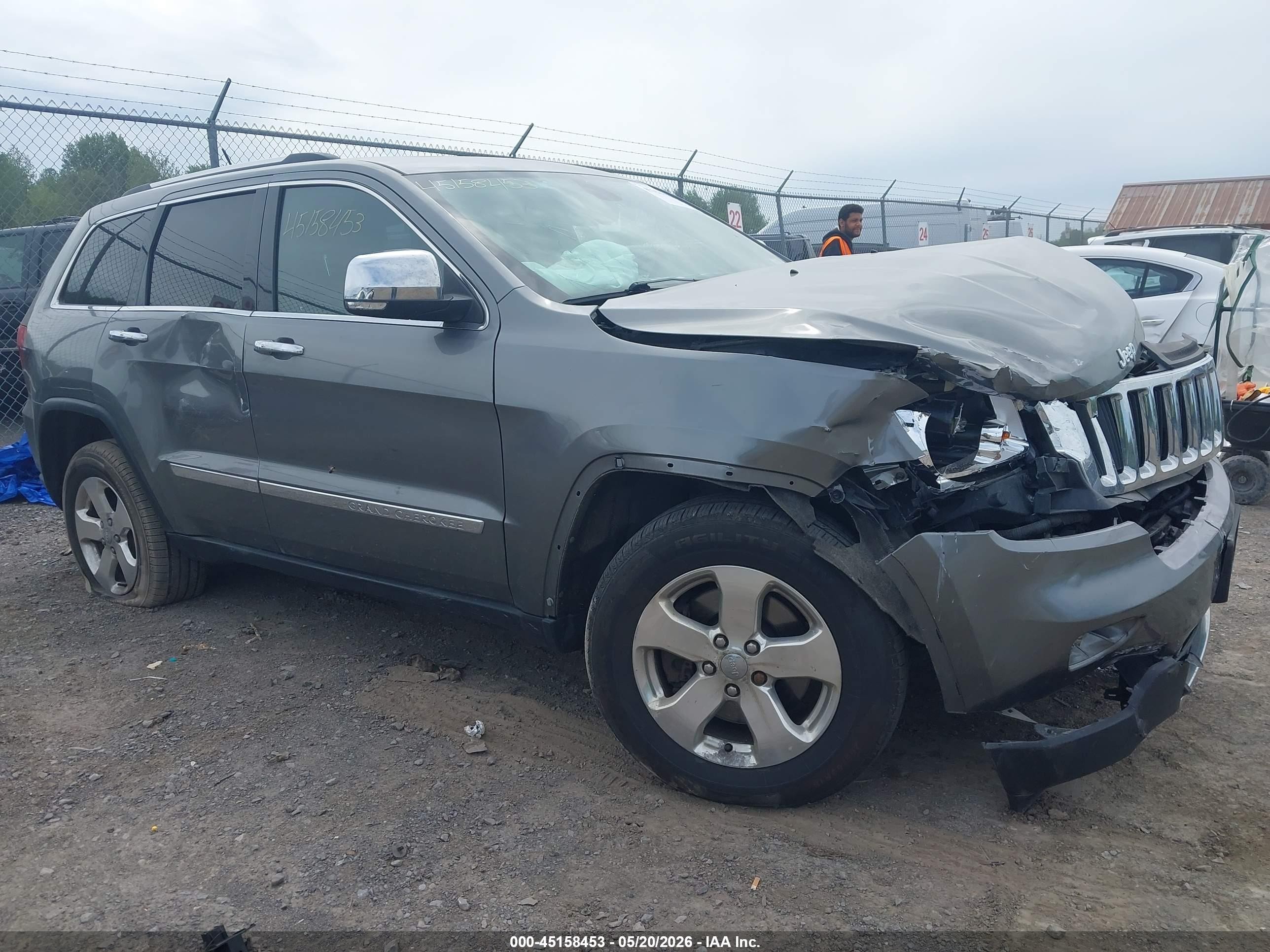 2013 Jeep Grand Cherokee Limited, VIN 1C4RJFBT8DC600316 — Front end