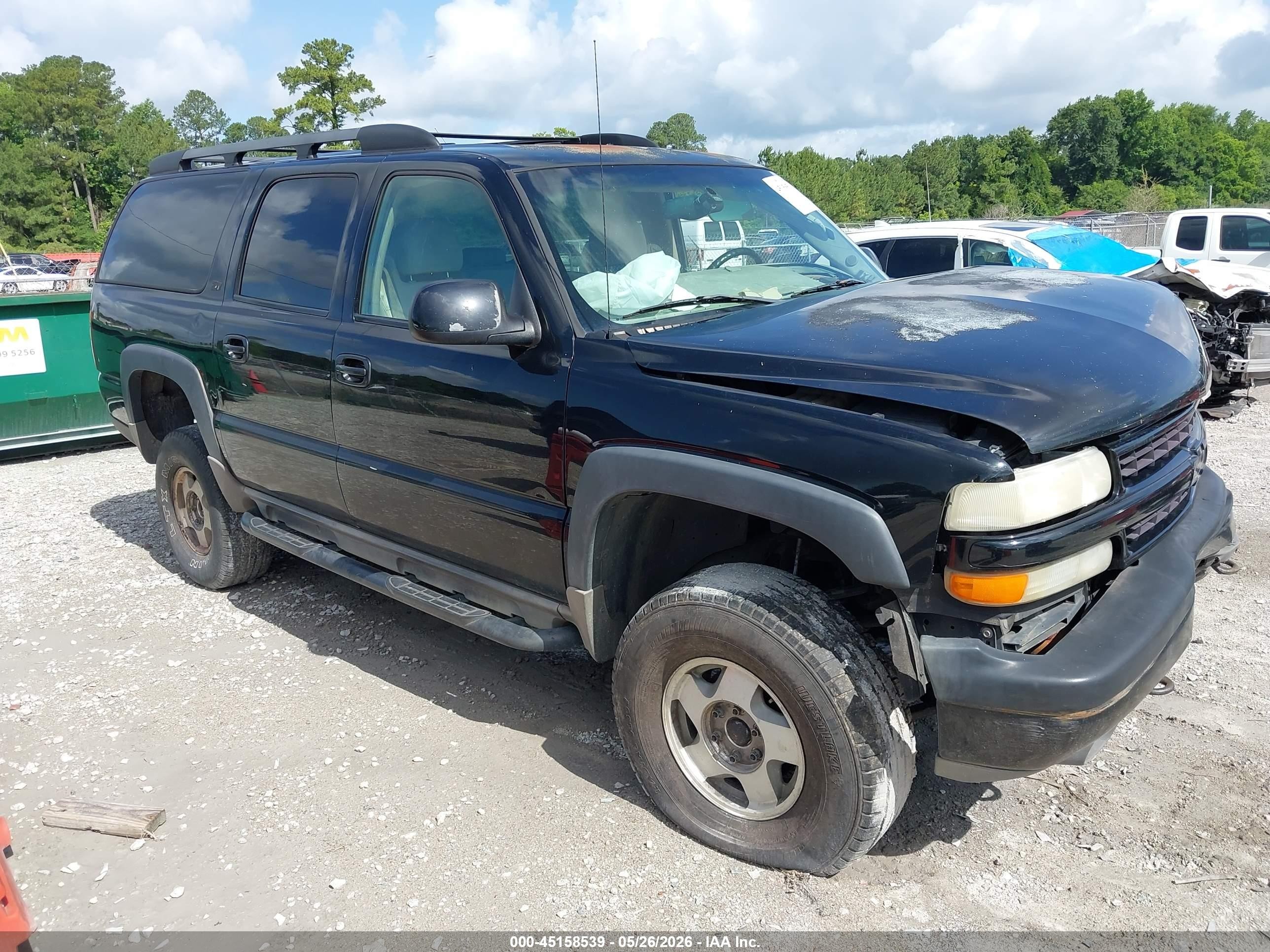 2001 Chevrolet Suburban LS, VIN 3GNFK16T51G267814 — Front end