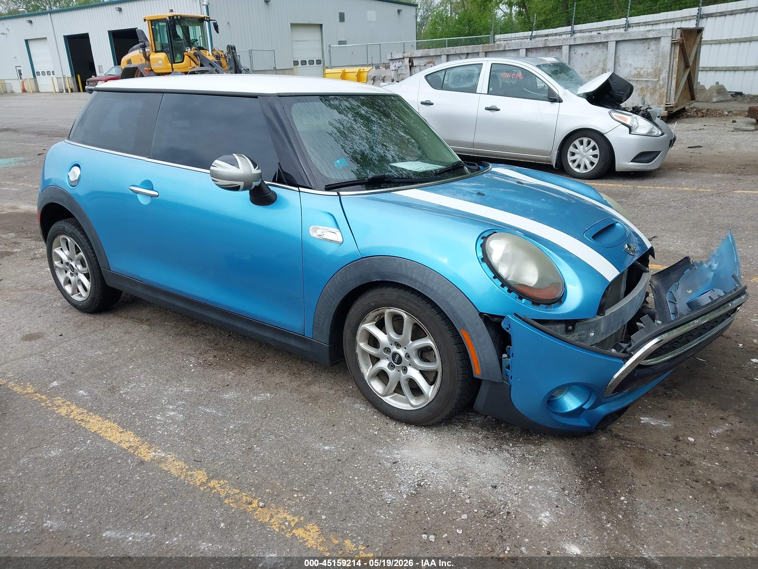 2017 MINI Hardtop Cooper S, VIN WMWXP7C31H3B94590 — Front end
