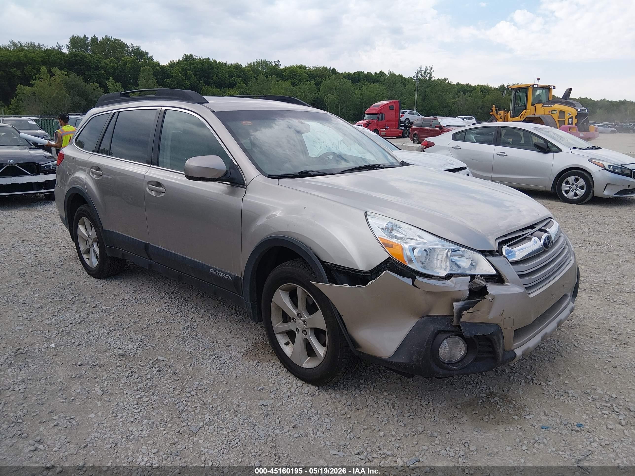 2014 Subaru Outback Limited, VIN 4S4BRCLC8E3325454 — Front end