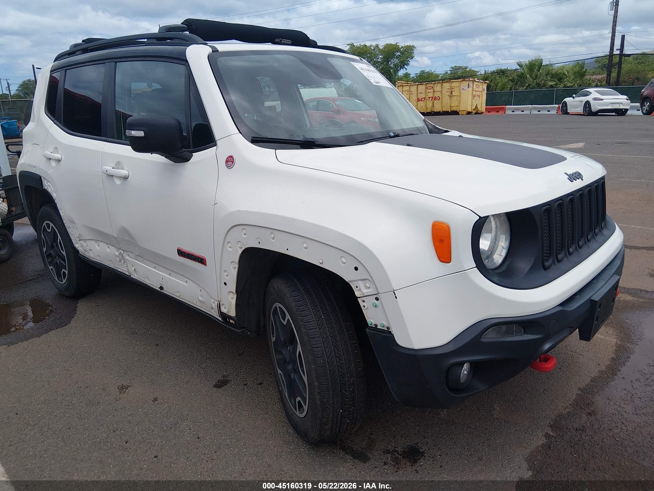 2016 Jeep Renegade Trailhawk, VIN ZACCJBCT6GPD19483 — Бок