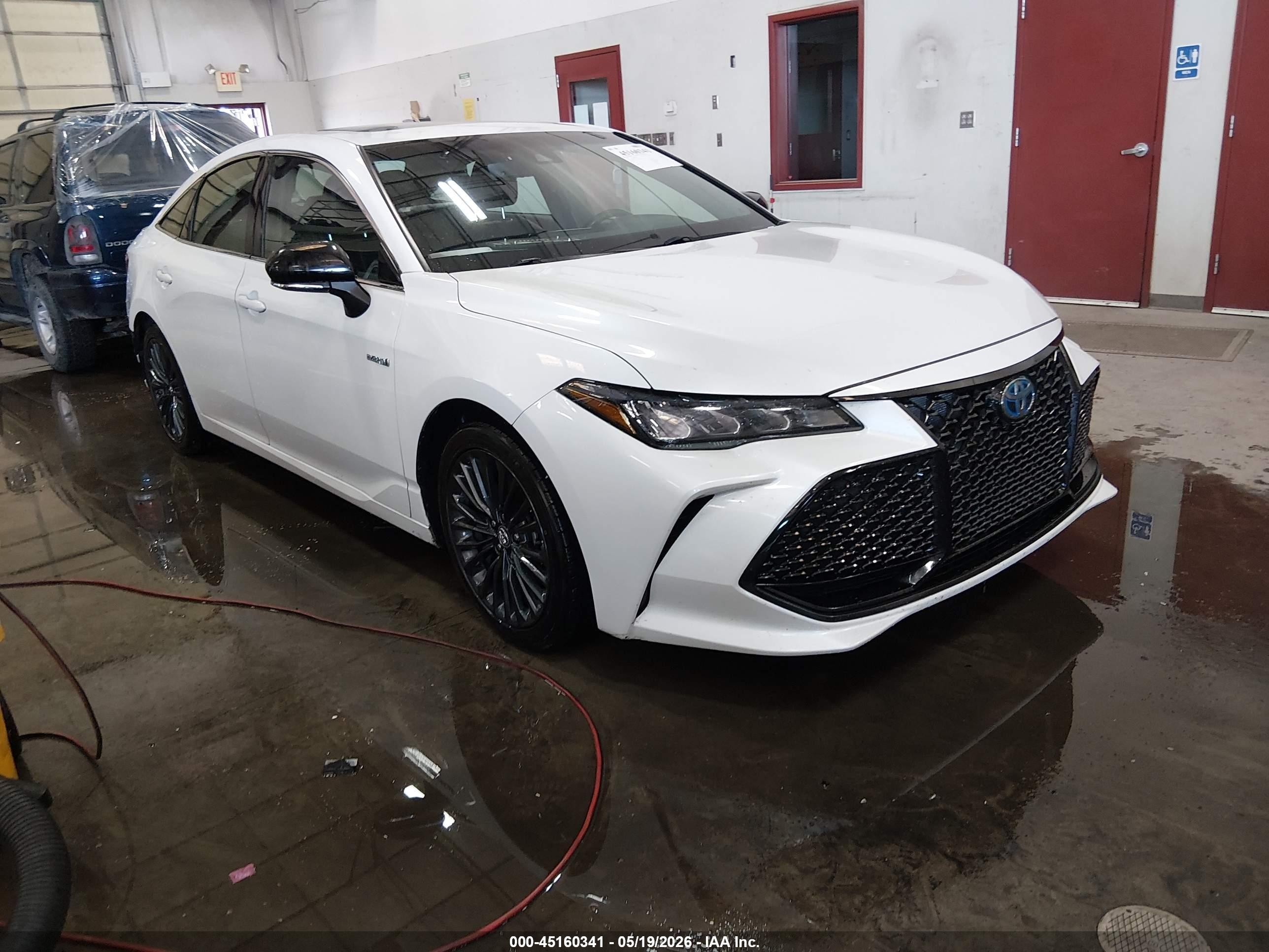 2019 Toyota Avalon Limited Hybrid, VIN 4T1B21FB3KU008747 — Rear end