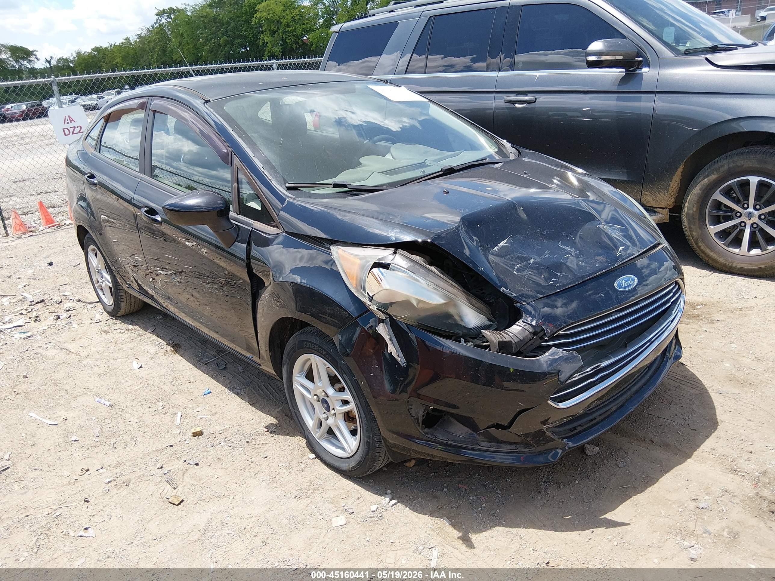 2017 Ford Fiesta SE, VIN 3FADP4BJ6HM104971 — Front end