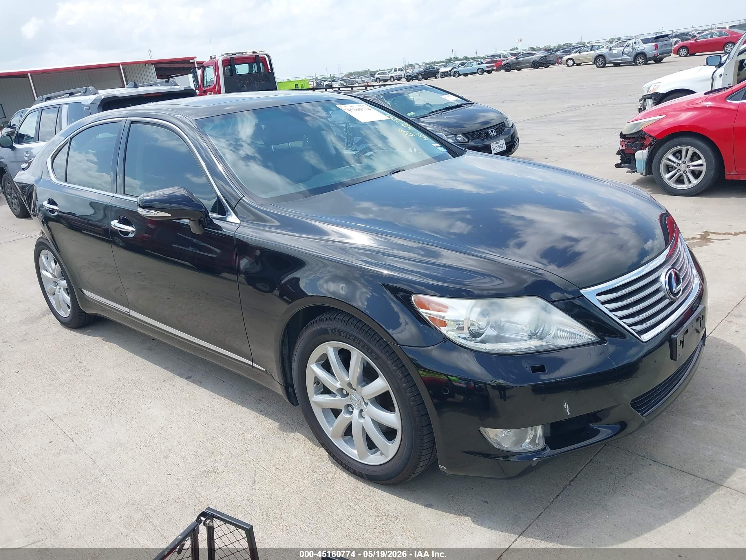 2012 Lexus LS 460, VIN JTHBL5EF6C5111460 — Rear end