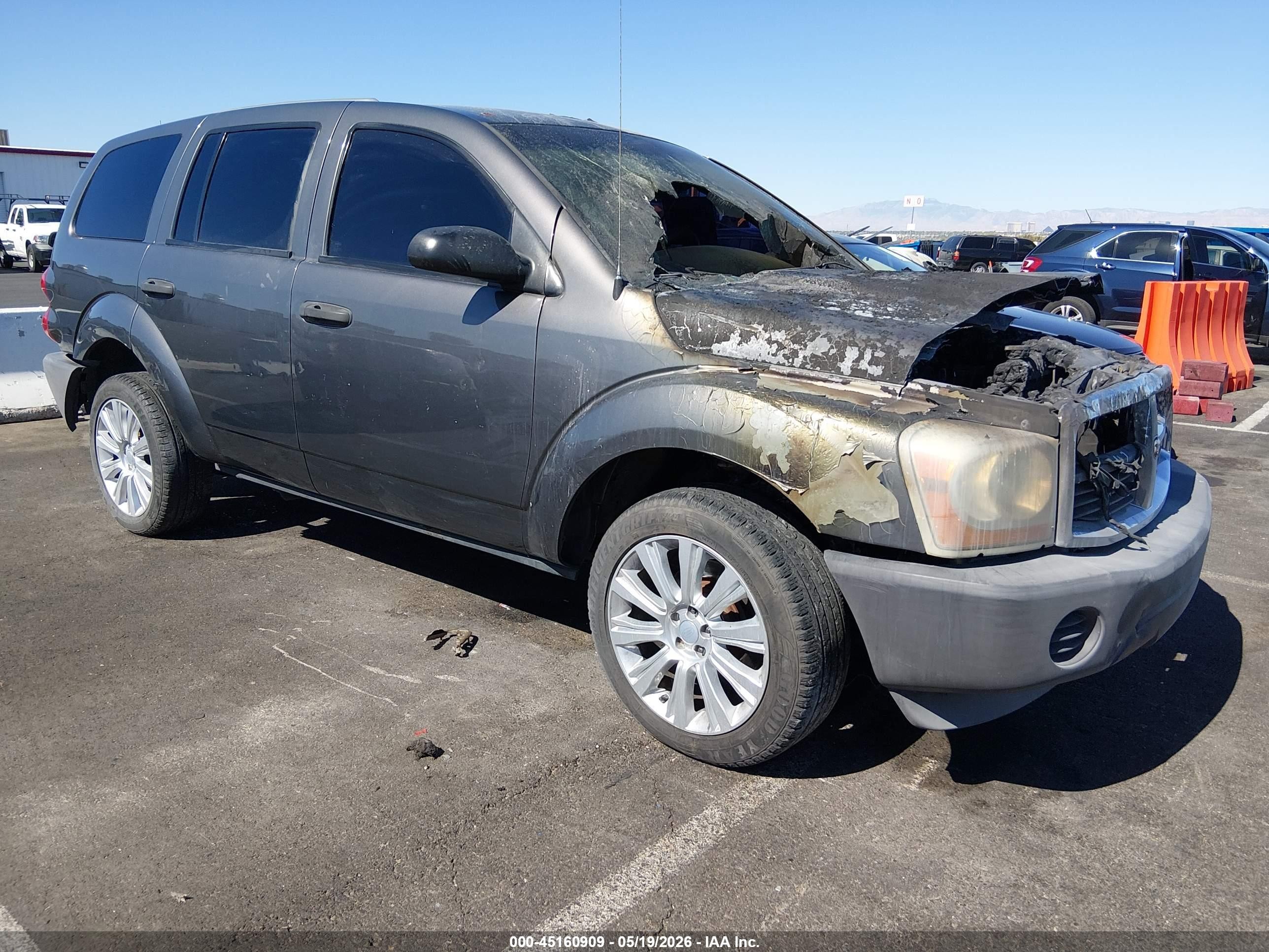 2004 Dodge Durango SXT, VIN 1D4HD38K04F192203 — Engine fire