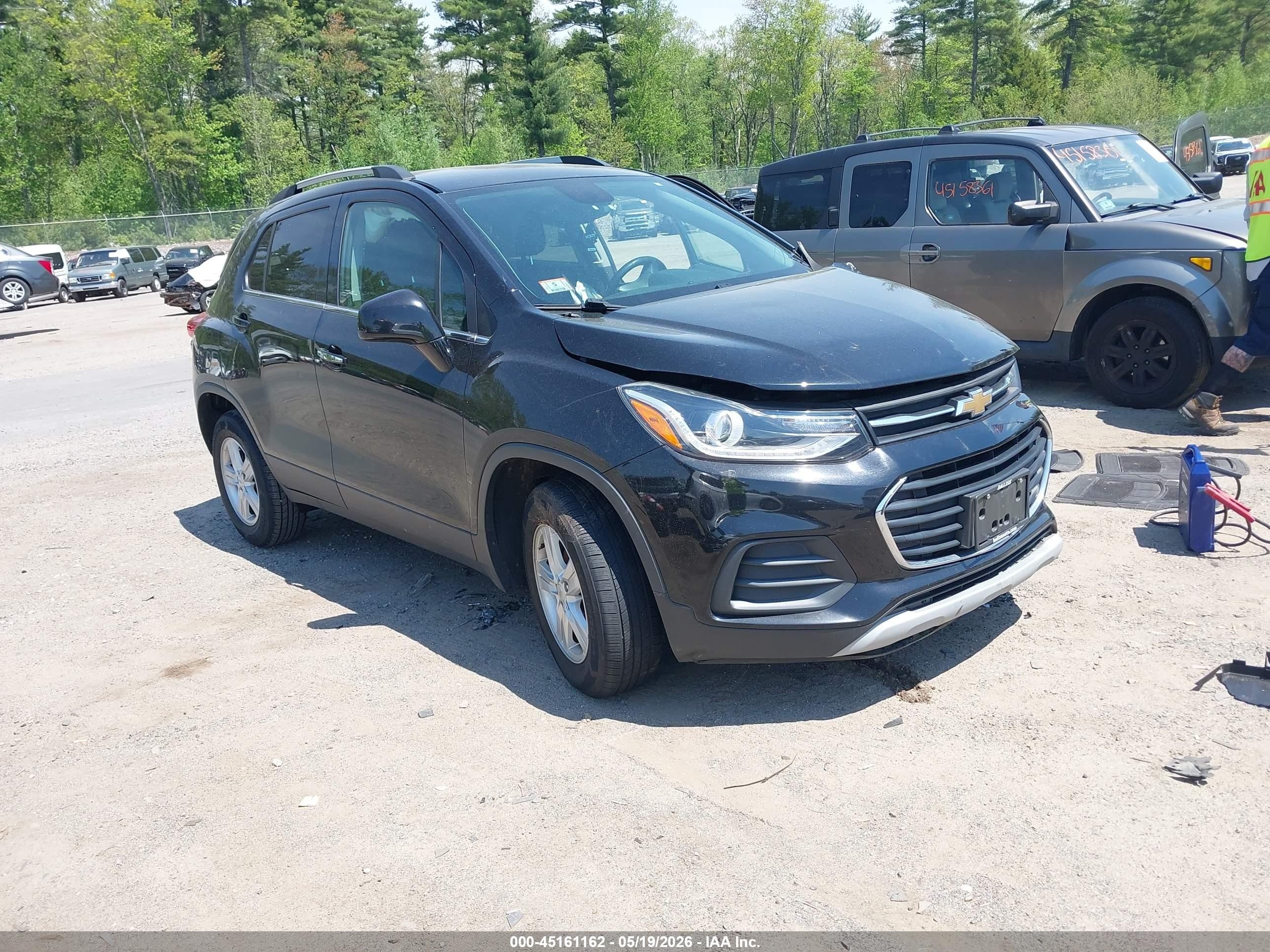 2019 Chevrolet Trax LT, VIN KL7CJPSB8KB877941 — Front end