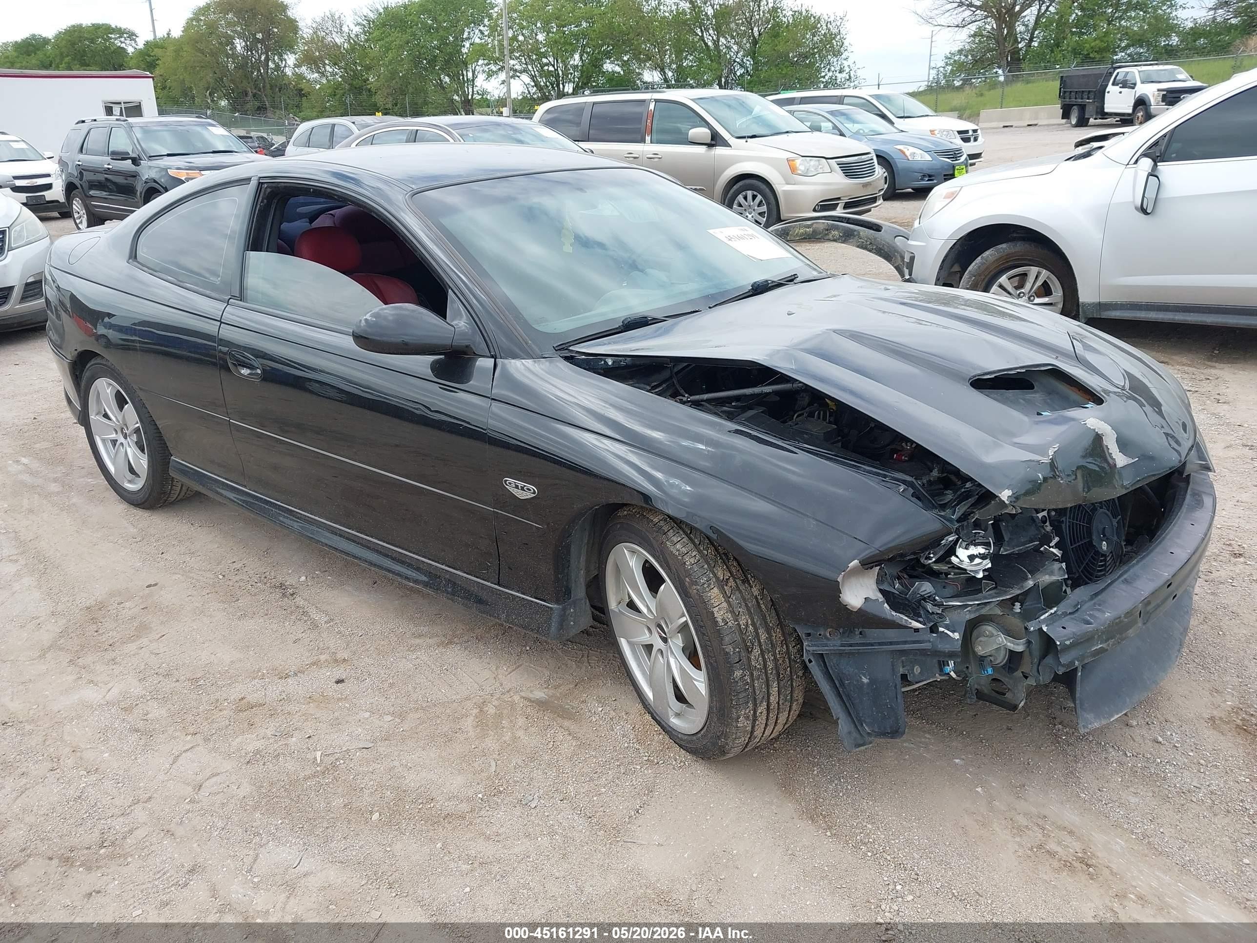 2004 Pontiac GTO, VIN 6G2VX12G24L250174 — Front end