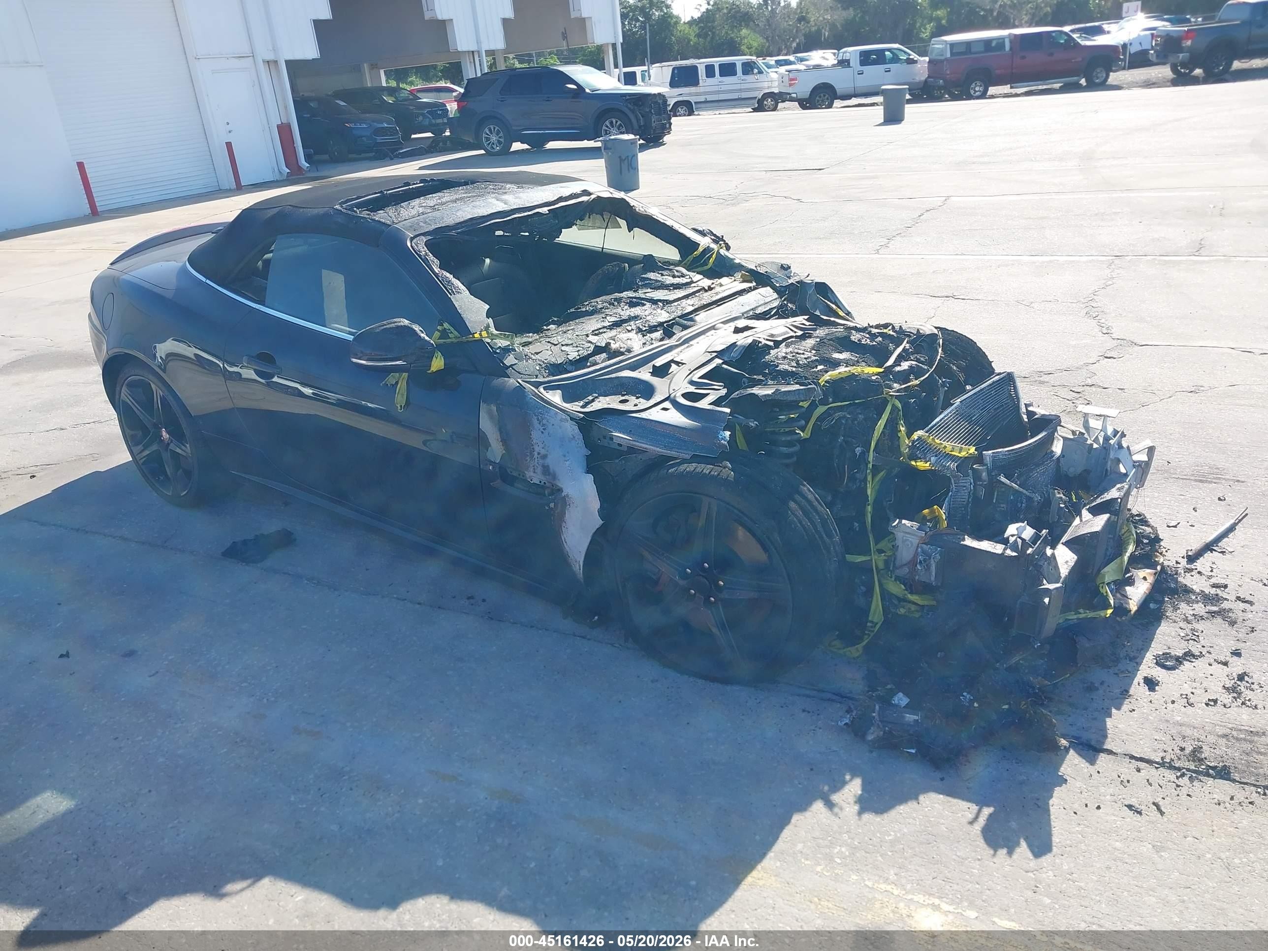 2012 Jaguar XK XKR, VIN SAJWA4EC1CMB45535 — Пожар