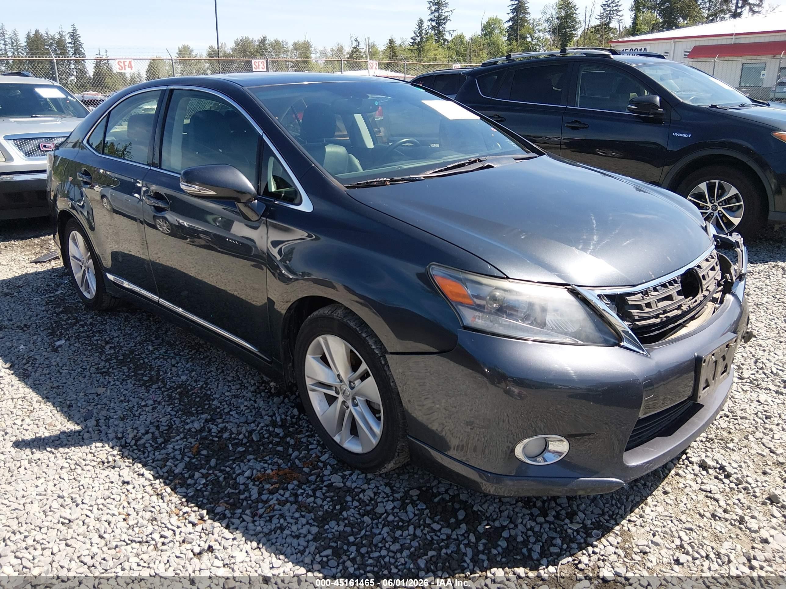 2010 Lexus HS 250h Premium, VIN JTHBB1BA6A2036066 — Front end