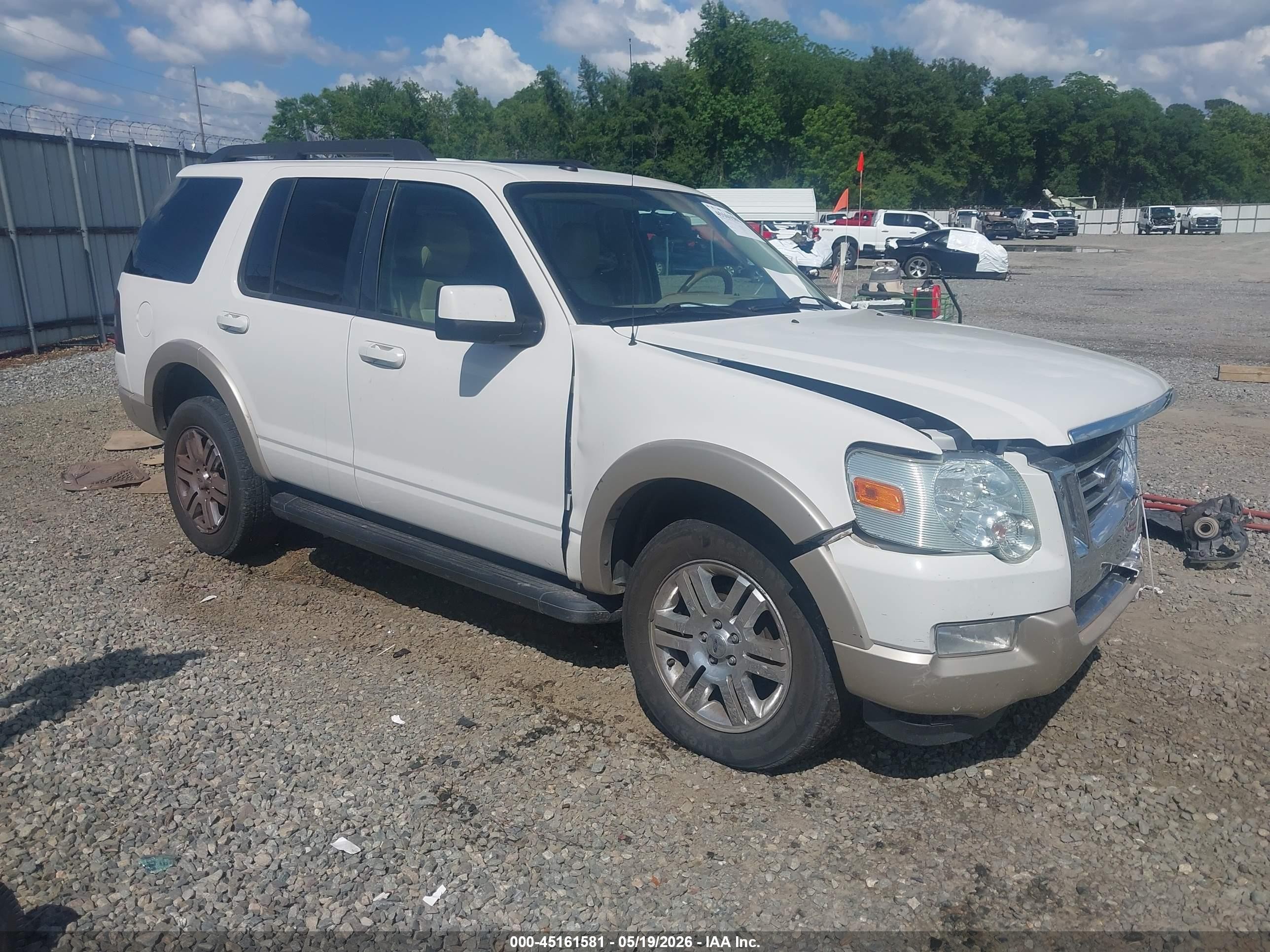 2009 Ford Explorer Eddie Bauer, VIN 1FMEU64EX9UA21197 — Front end
