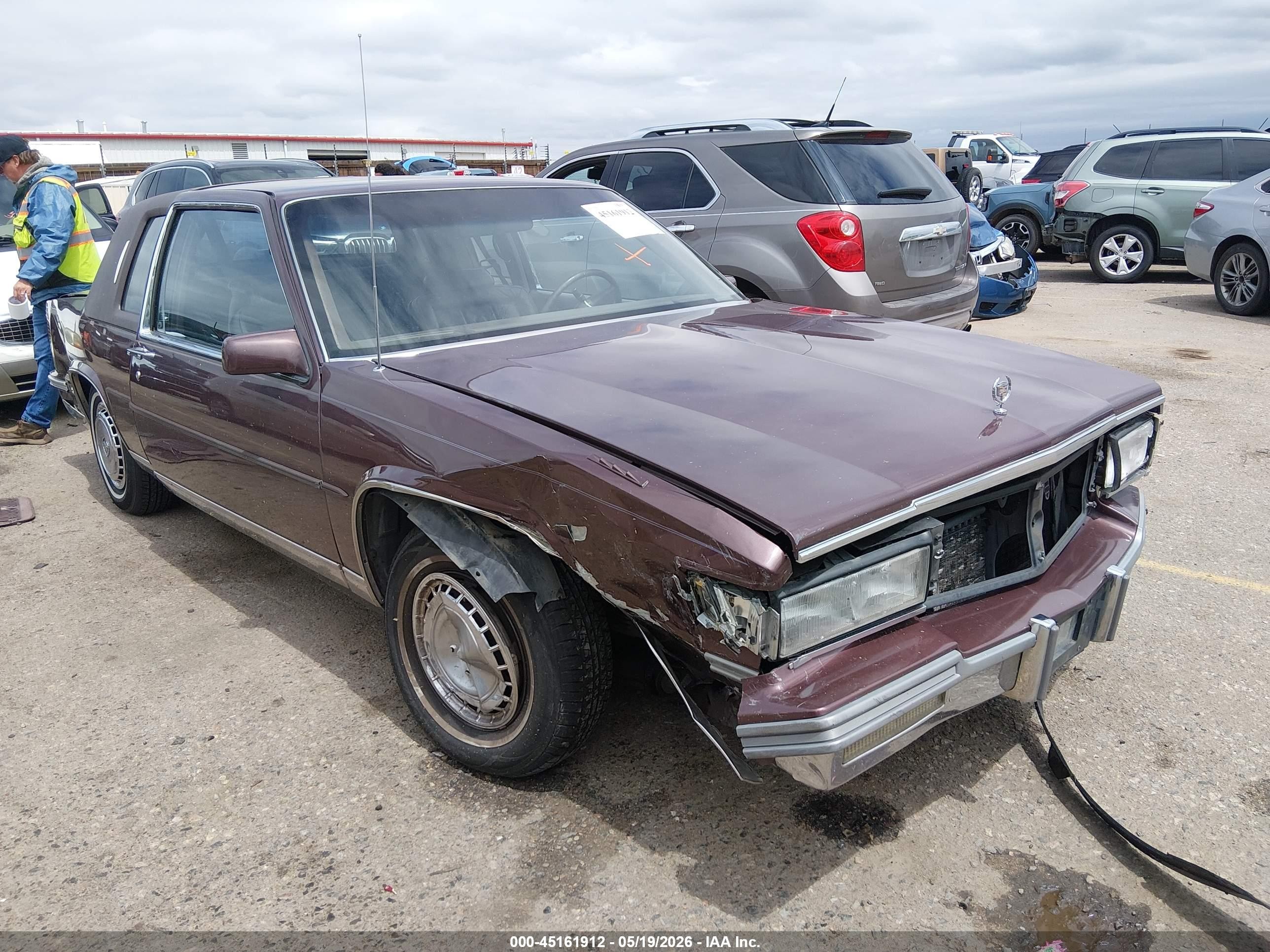 1988 Cadillac DeVille, VIN 1G6CD1152J4328051 — Side