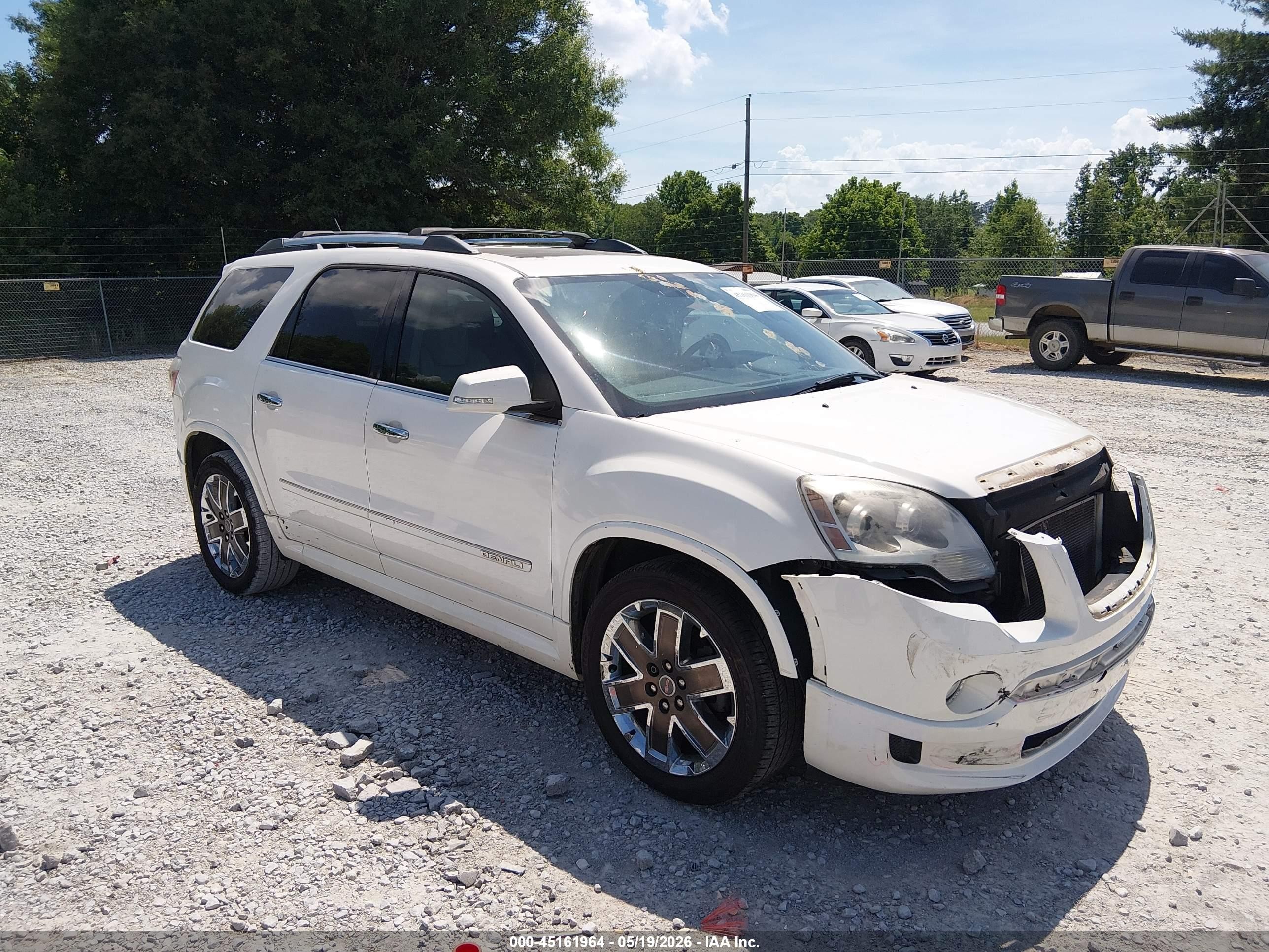 2012 GMC Acadia Denali, VIN 1GKKRTED7CJ390772 — Front end