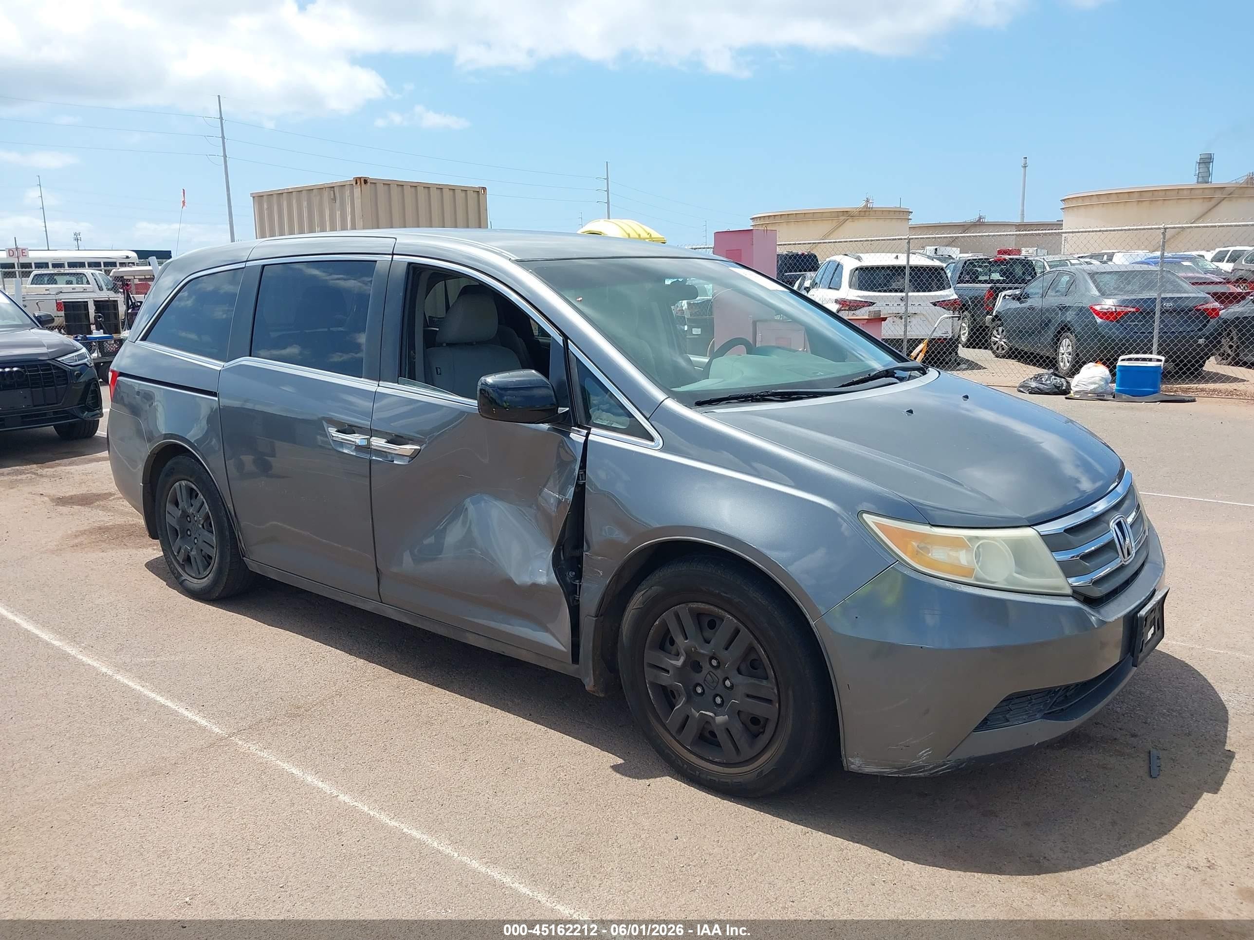 2011 Honda Odyssey EX, VIN 5FNRL5H47BB094899 — Side